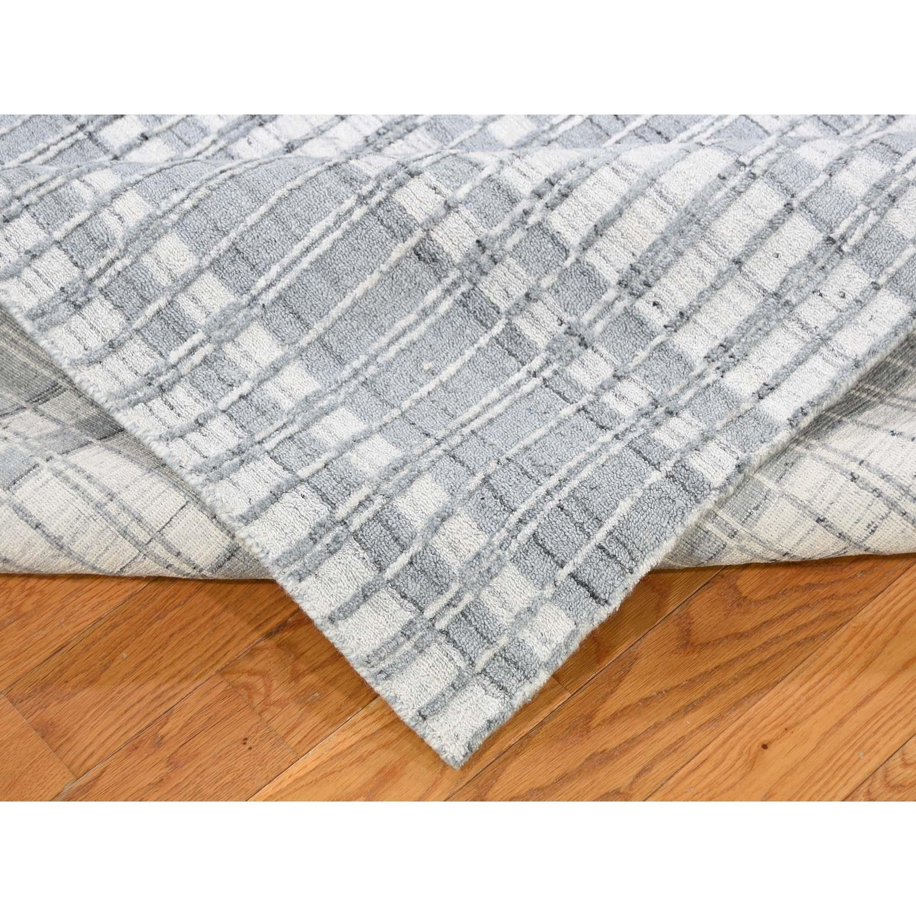 Contemporary Hi Lo Pile Pure Wool Tone On Tone Hand-Loomed Oriental Rug