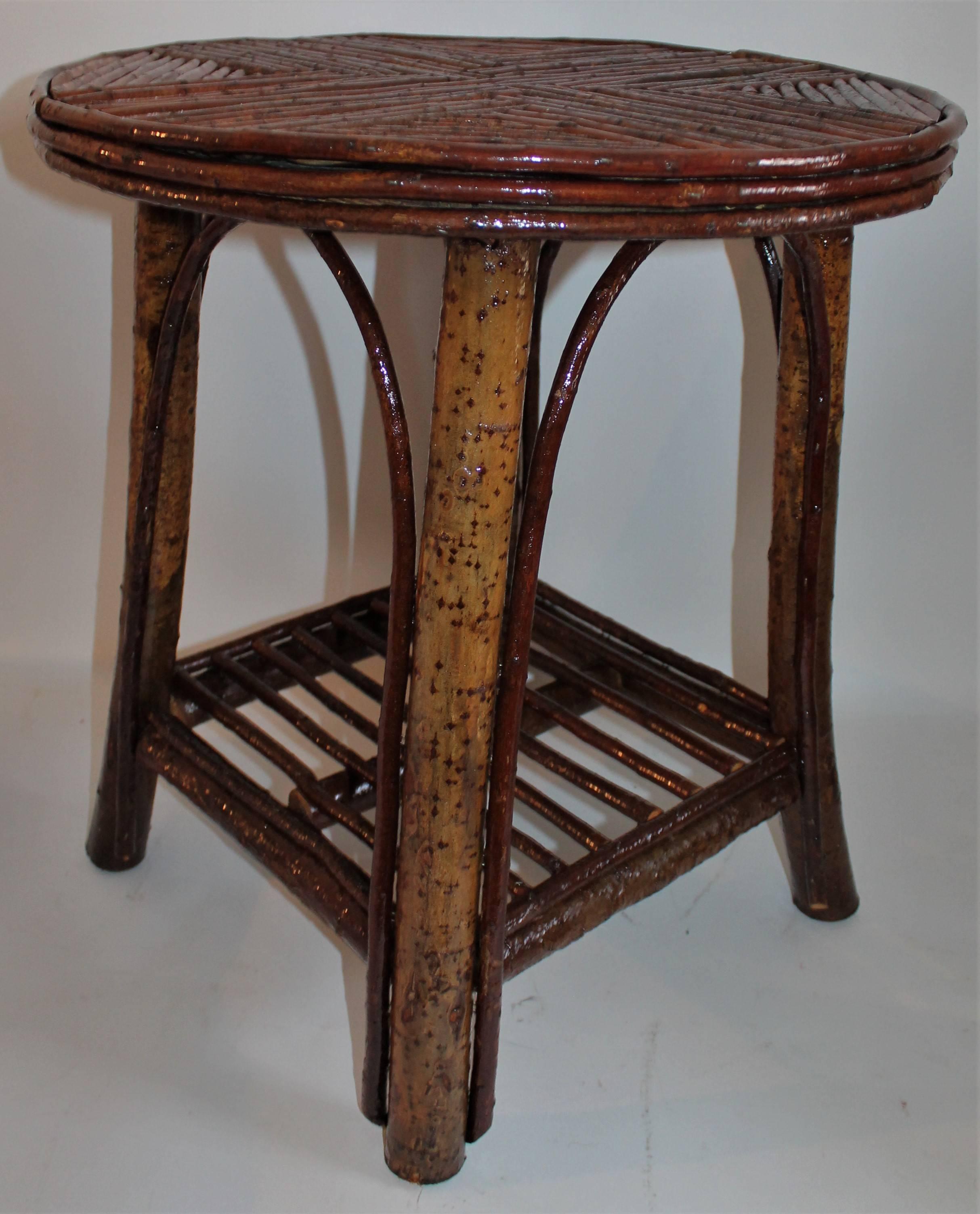 Hickory & Birch Bark Adirondack Side Table In Excellent Condition In Los Angeles, CA