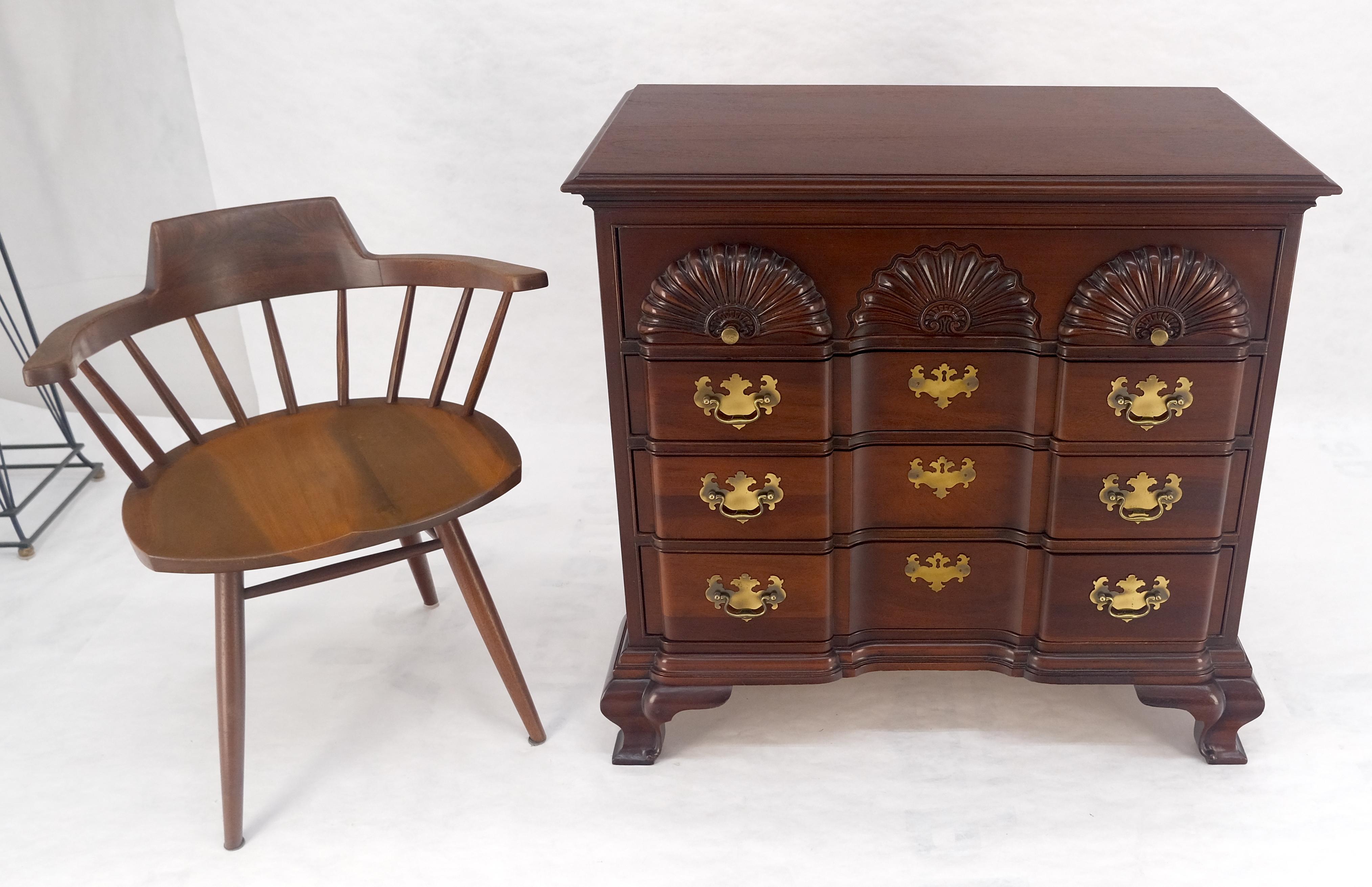 Laccato Hickory Block Front Bracket Feet Chippendale 4 cassetti Bachelor Chest Dresser in vendita