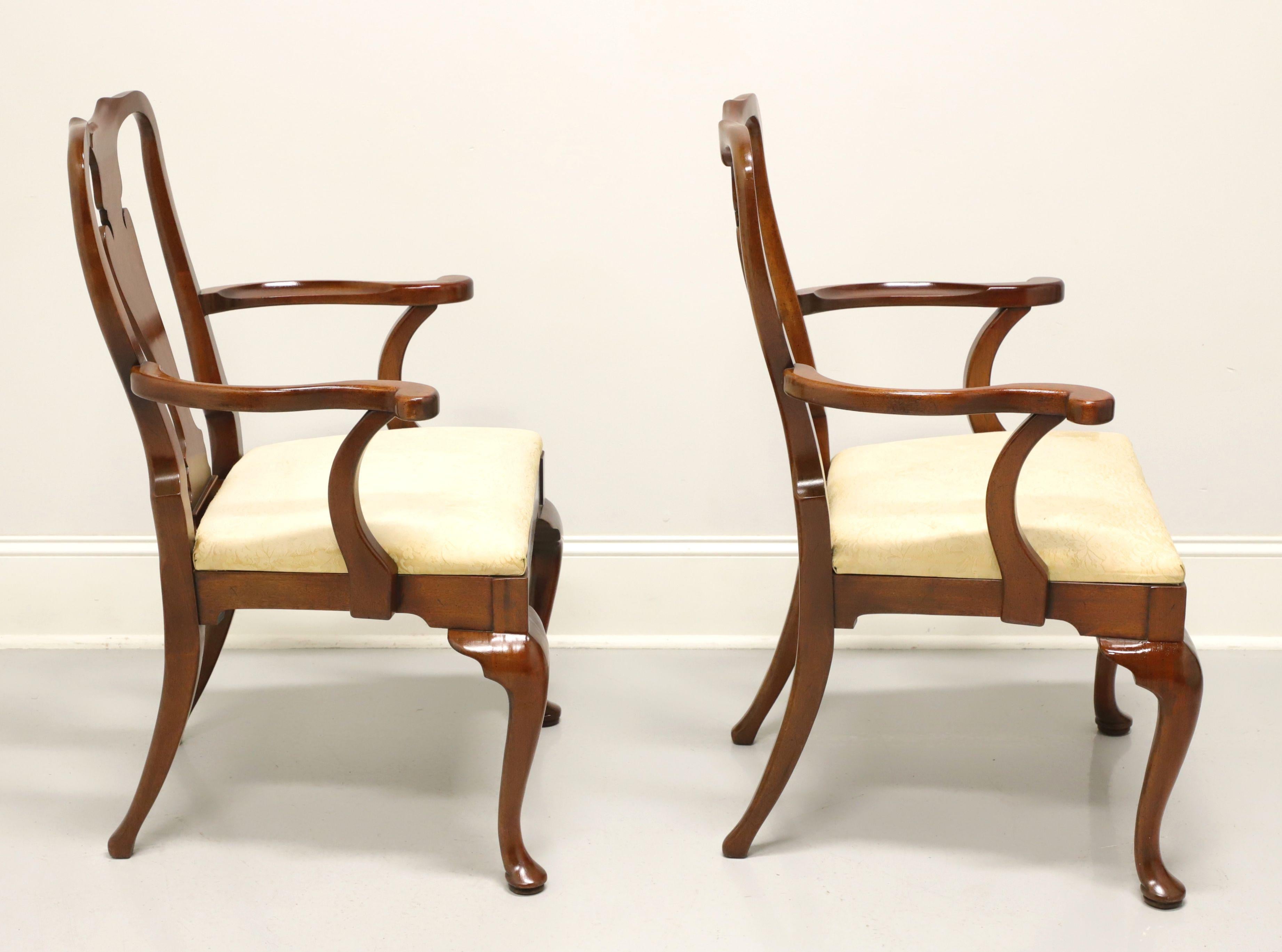 HICKORY CHAIR Amber Mahogany Queen Anne Dining Armchairs - Pair In Good Condition In Charlotte, NC