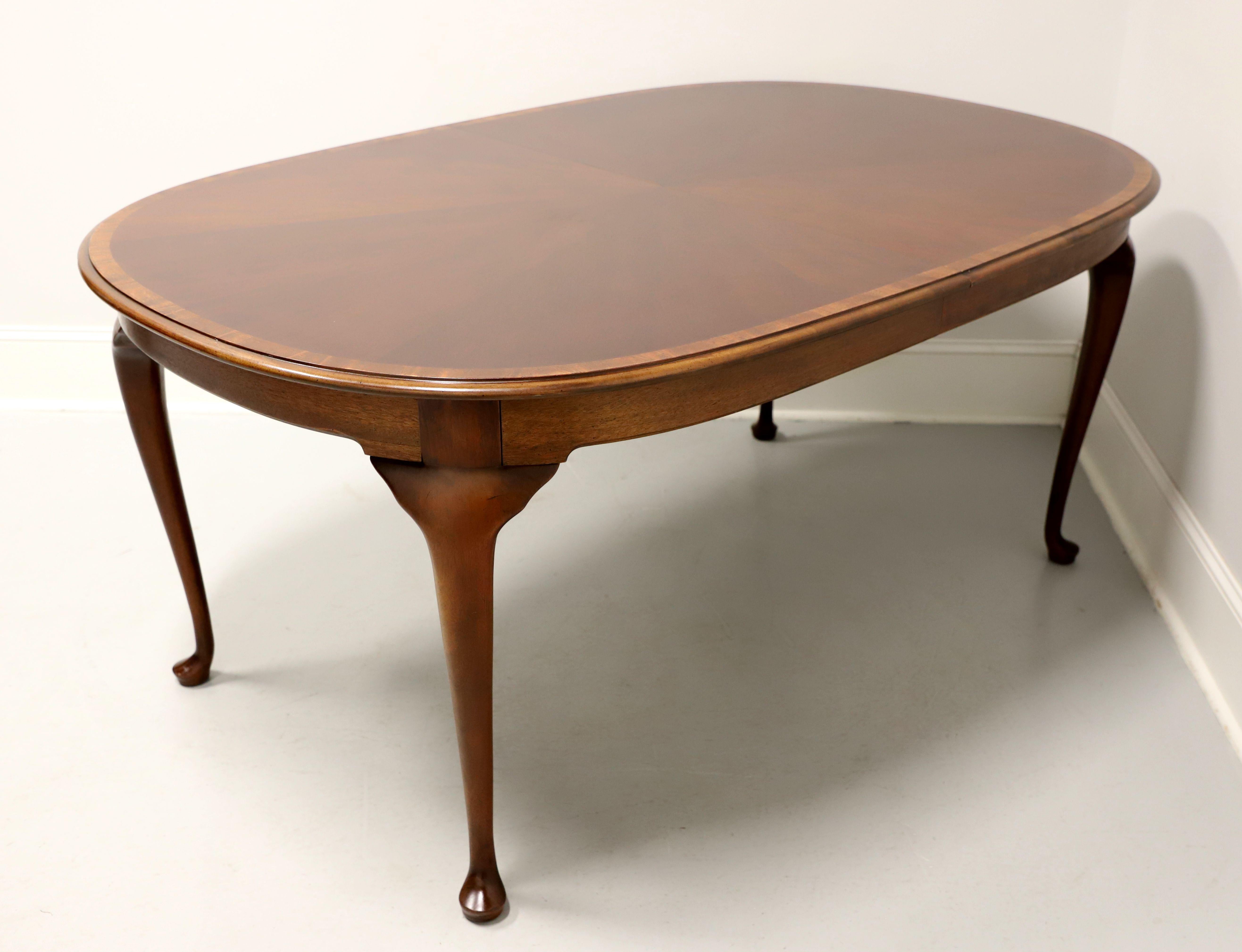 American HICKORY CHAIR Banded Mahogany Queen Anne Oval Dining Table