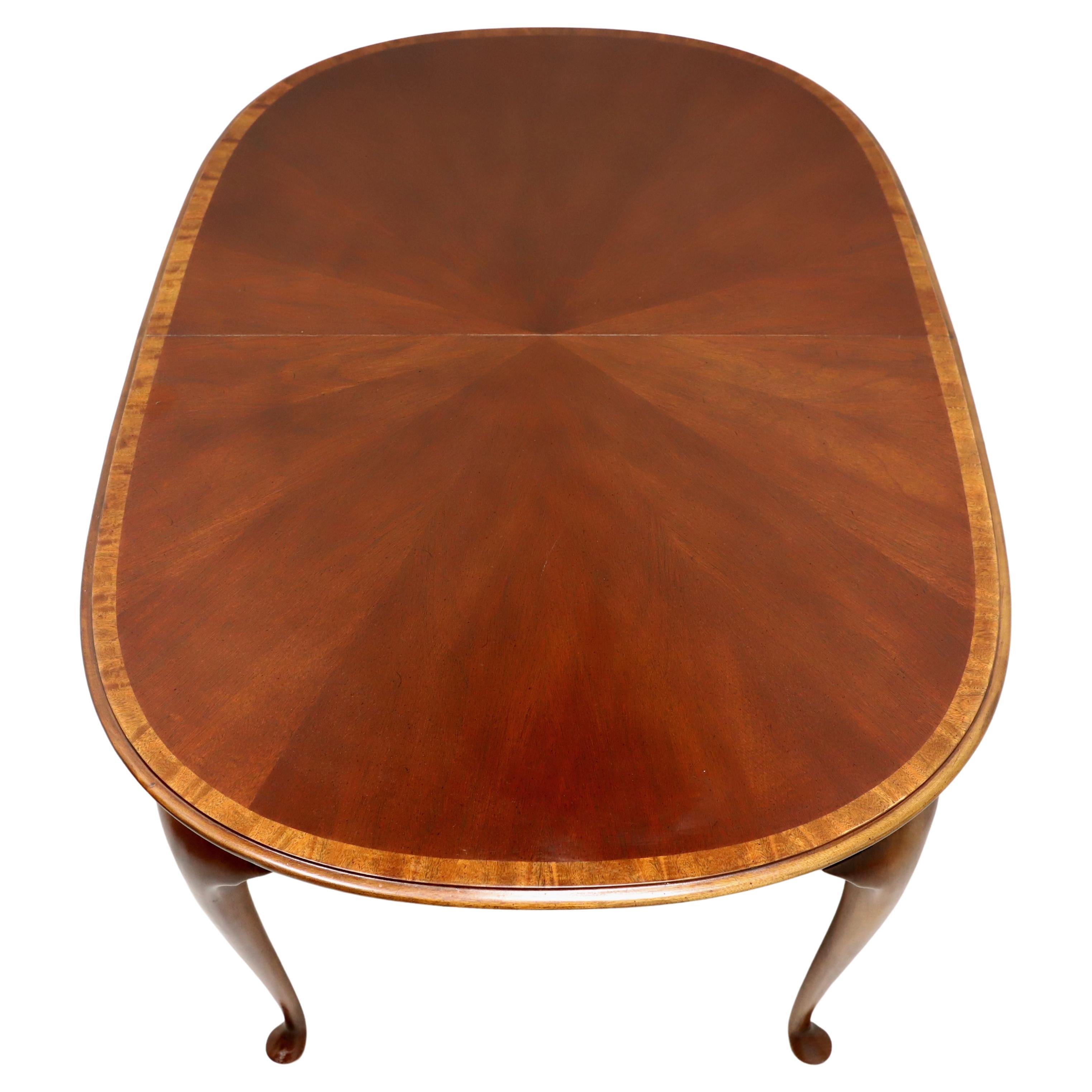 HICKORY CHAIR Banded Mahogany Queen Anne Oval Dining Table