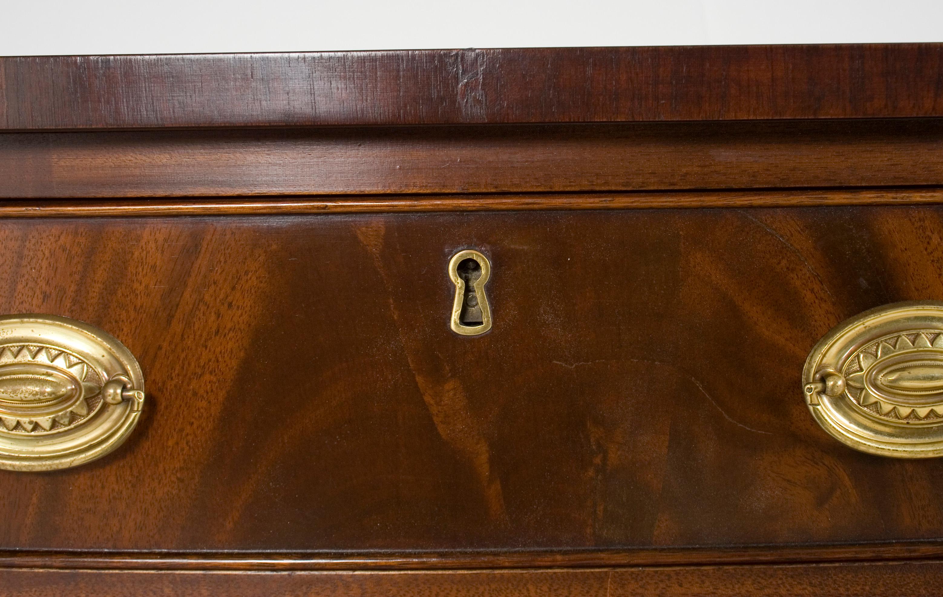 Late 20th Century Hickory Chair Bow Front Console Table Small Buffet Server For Sale