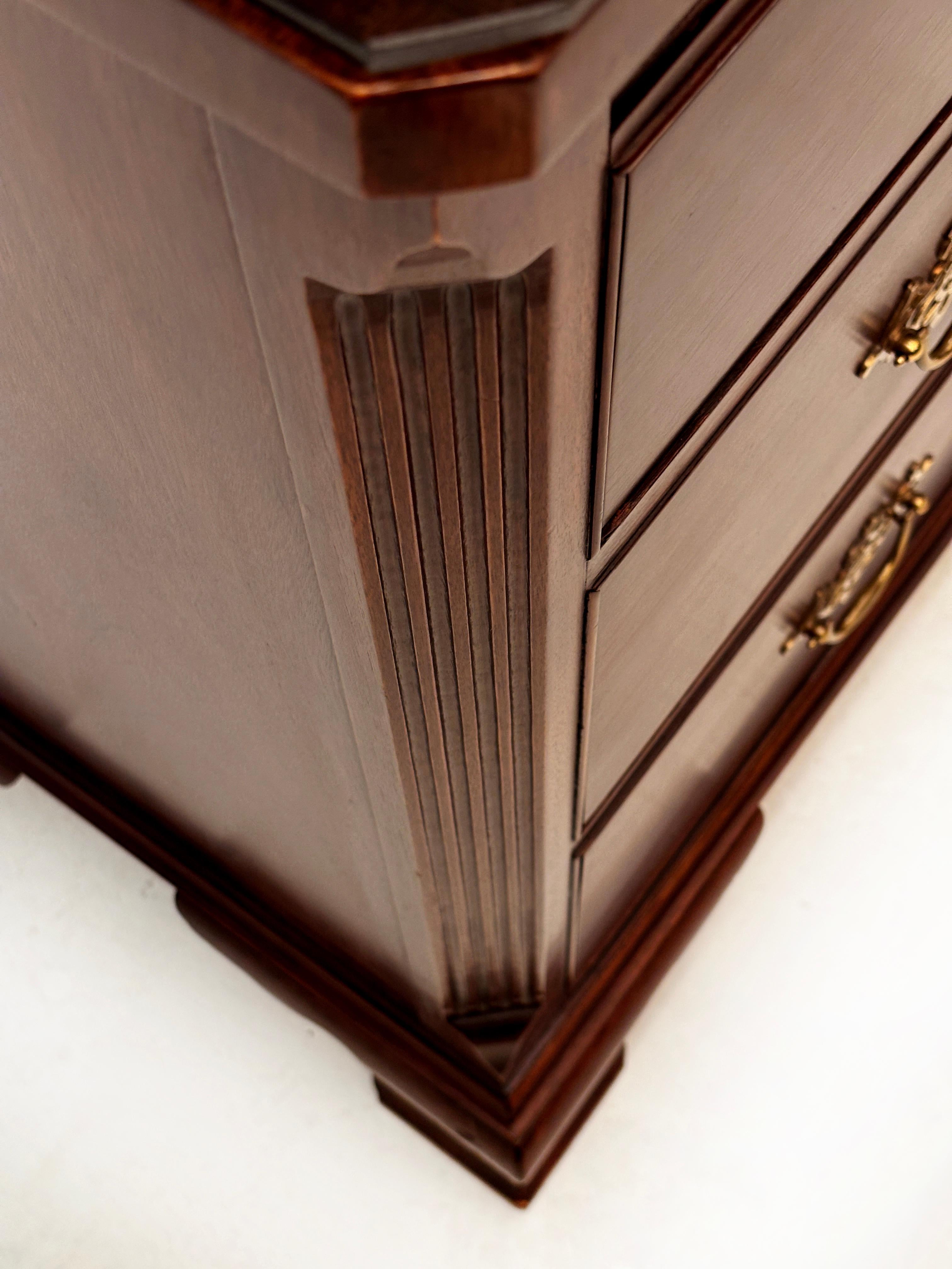 Hickory Chair Co, Collezione James River Plantation, Cassapanca in stile Chippendale in vendita 2