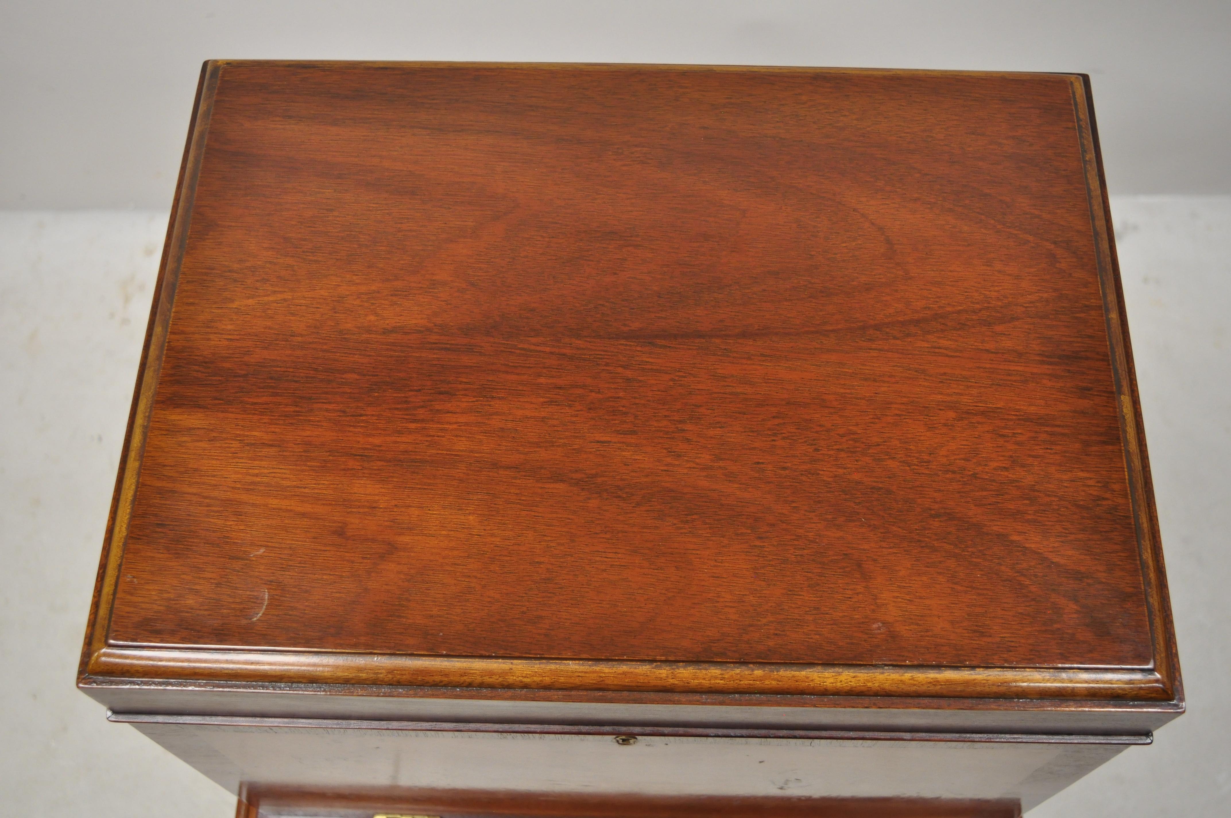 Hickory Chair Co. Mahogany and Burl Wood Queen Anne Silverware Silver Chest In Good Condition In Philadelphia, PA