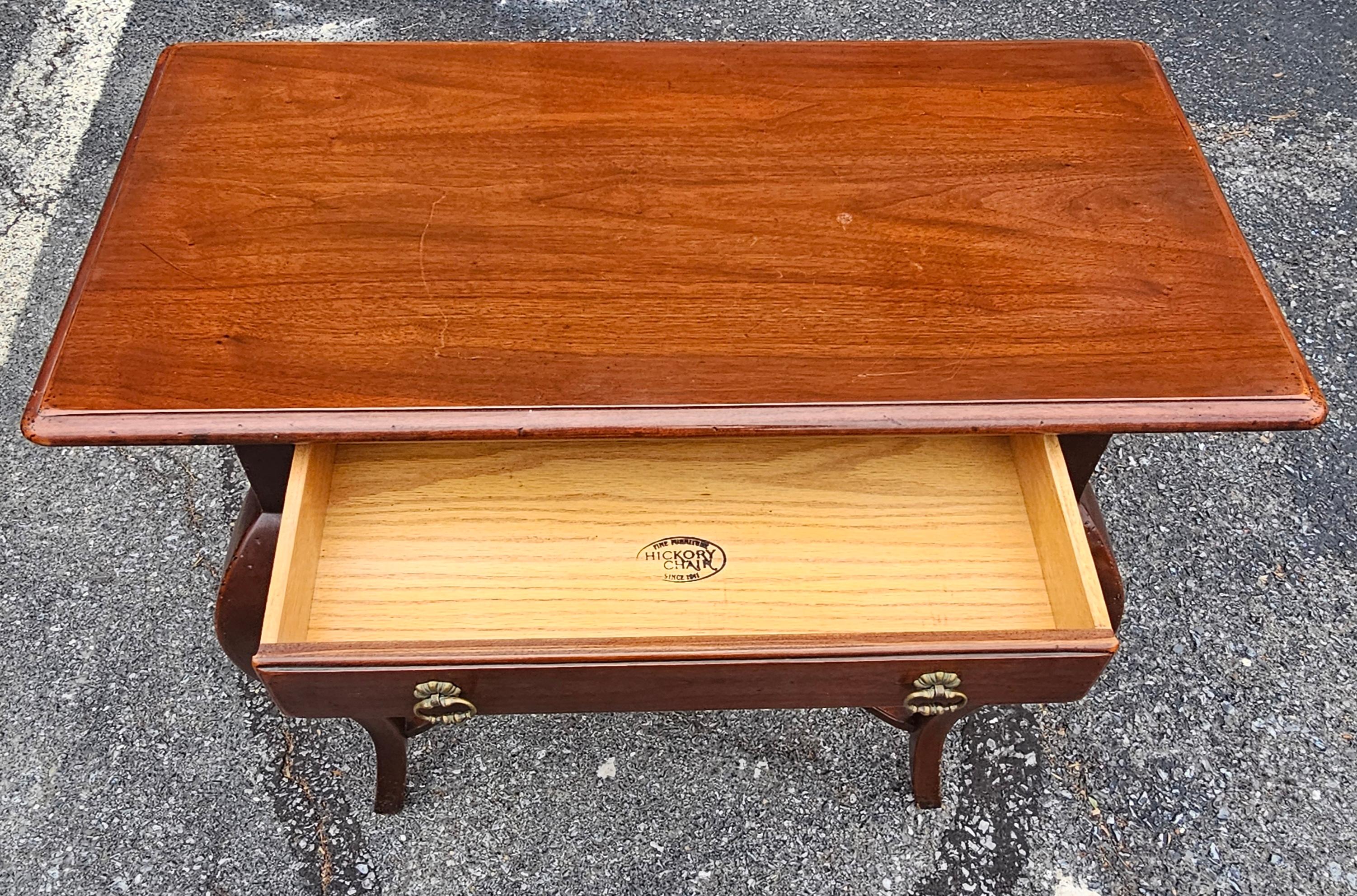 Hickory Chair Co. Tavolo consolle in mogano Tavolo da sala Tavolo da divano in vendita 3