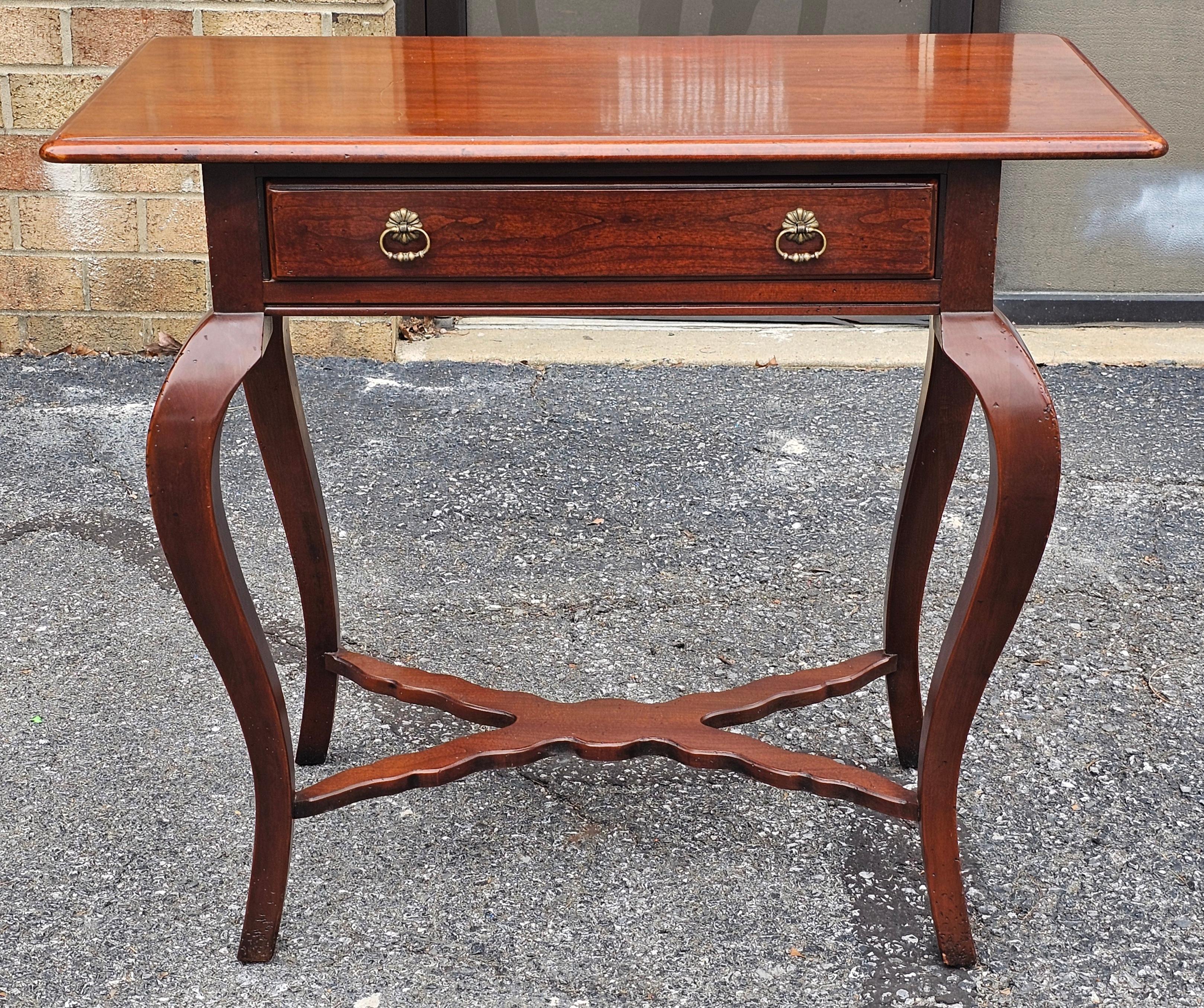 Hickory Chair Co. Tavolo consolle in mogano Tavolo da sala Tavolo da divano In condizioni buone in vendita a Germantown, MD