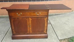 Hickory-Stuhl aus gekreuztem Mahagoni und Seidenholz mit Flip-Top-Buffetserviergeschirr