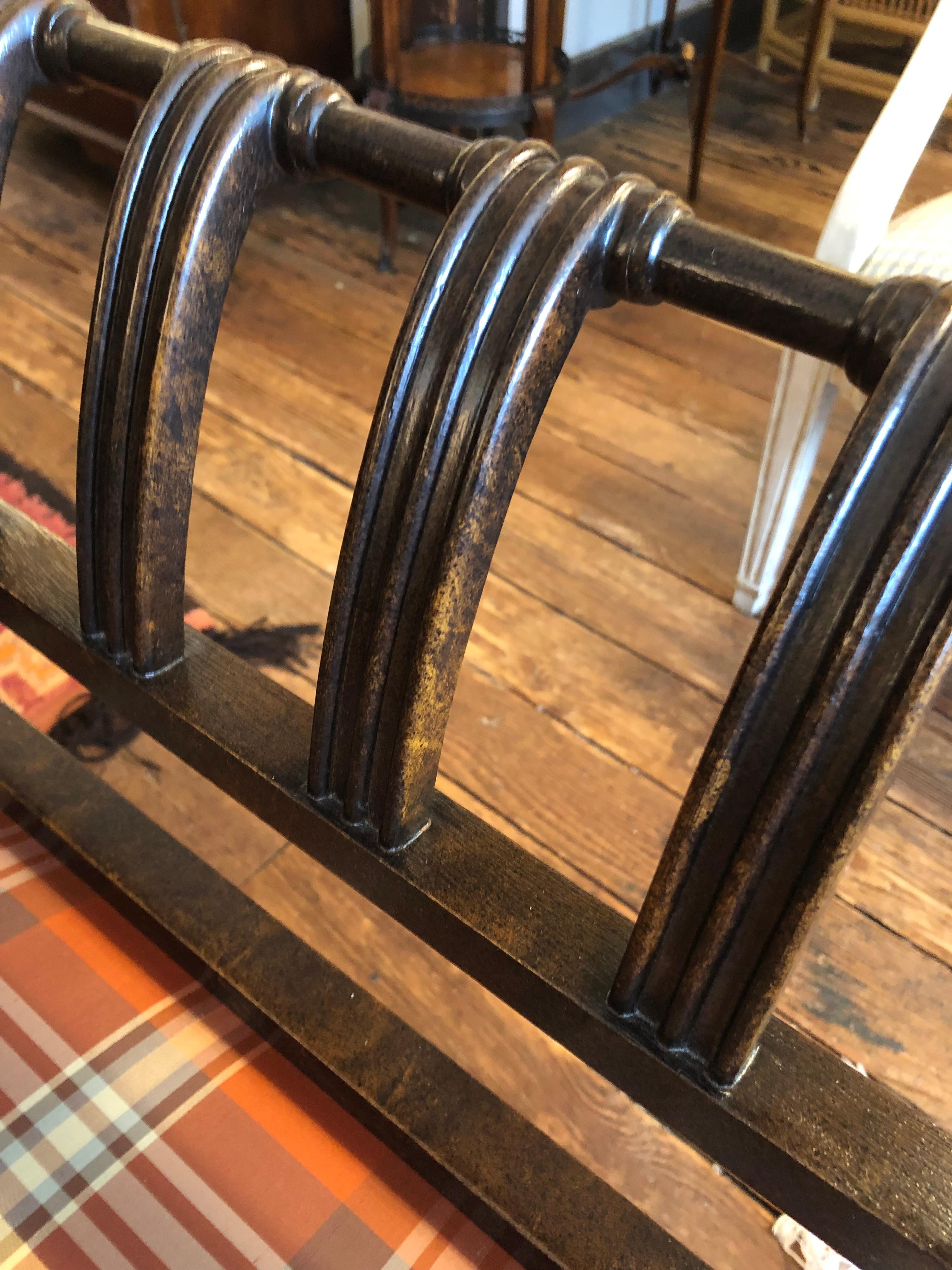 Américain Hickory Chair Banc design en noyer avec tapisserie en soie écossaise en vente