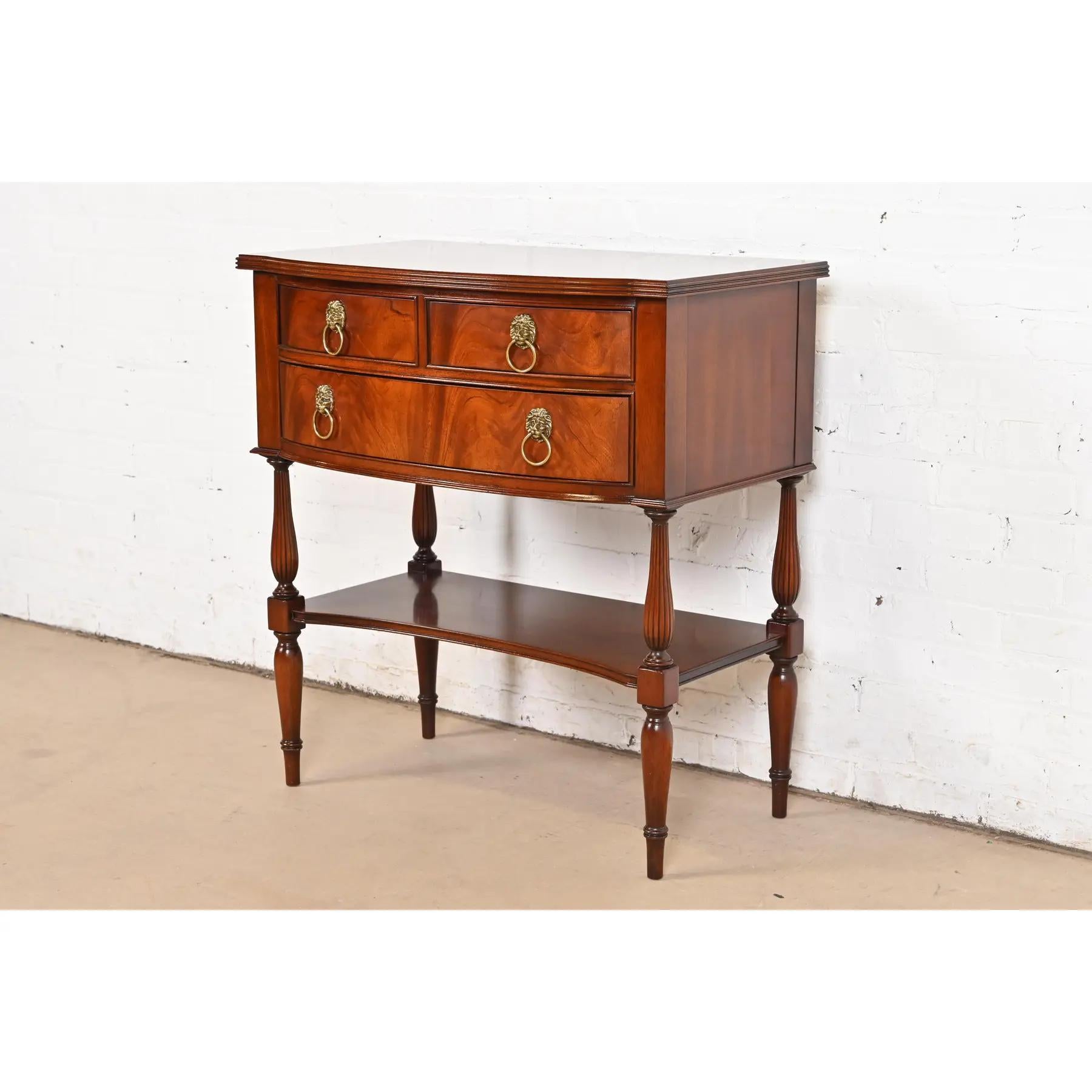 Hickory Chair Federal Flame Mahogany Buffet Server or Hall Table In Good Condition For Sale In South Bend, IN