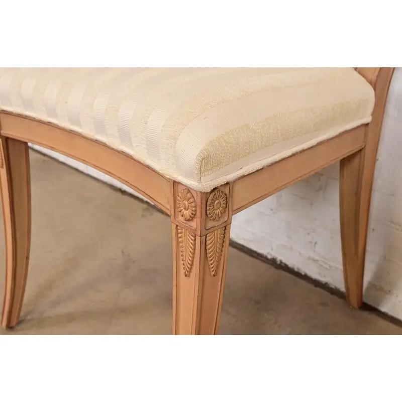 Chaise Hickory Régence française Louis XVI Chaise d'appoint ou de salle à manger sculptée en vente 3