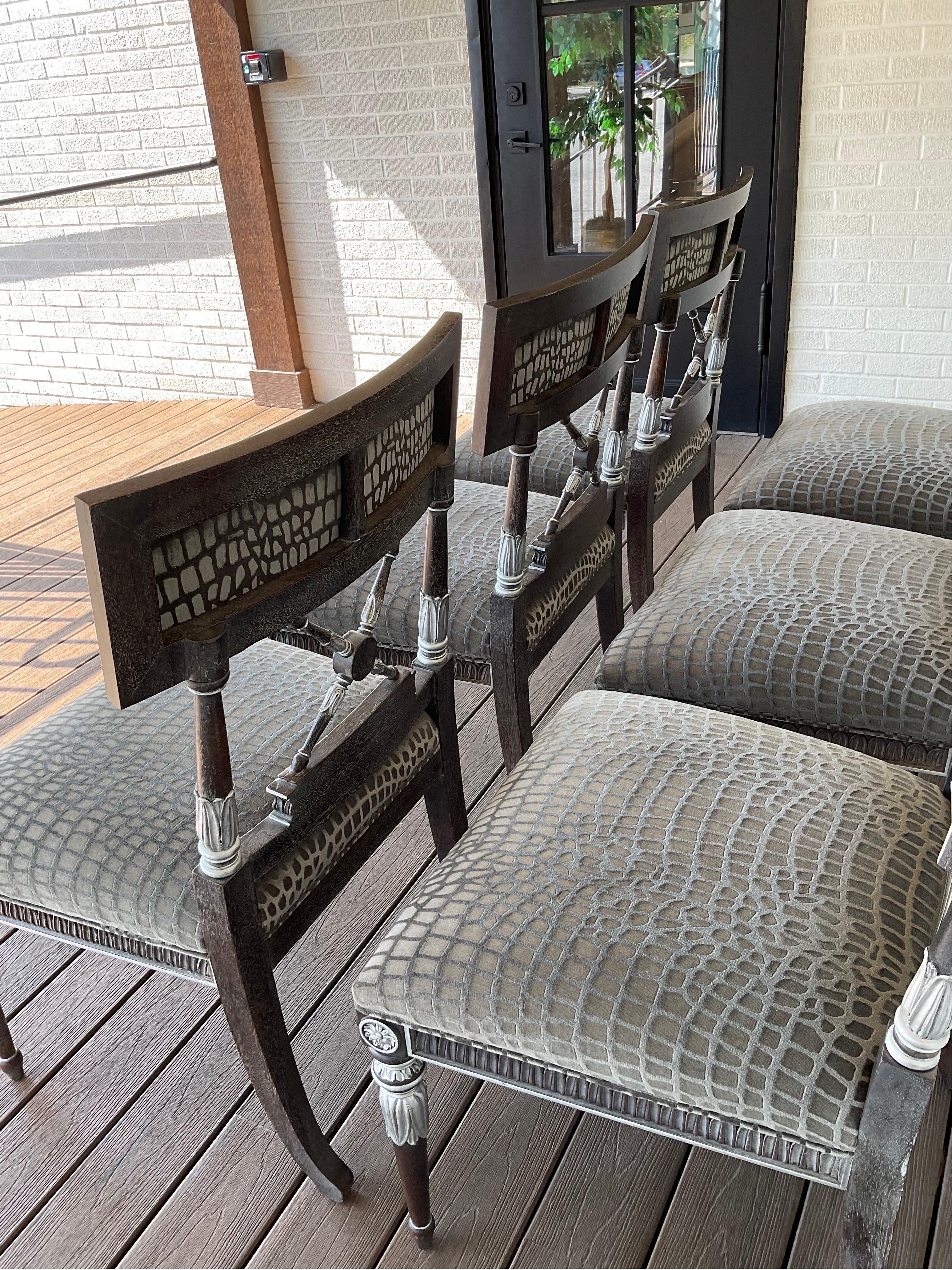 Chaises de salle à manger cérusées néoclassiques de style gustavien Hickory Furniture Co en vente 3
