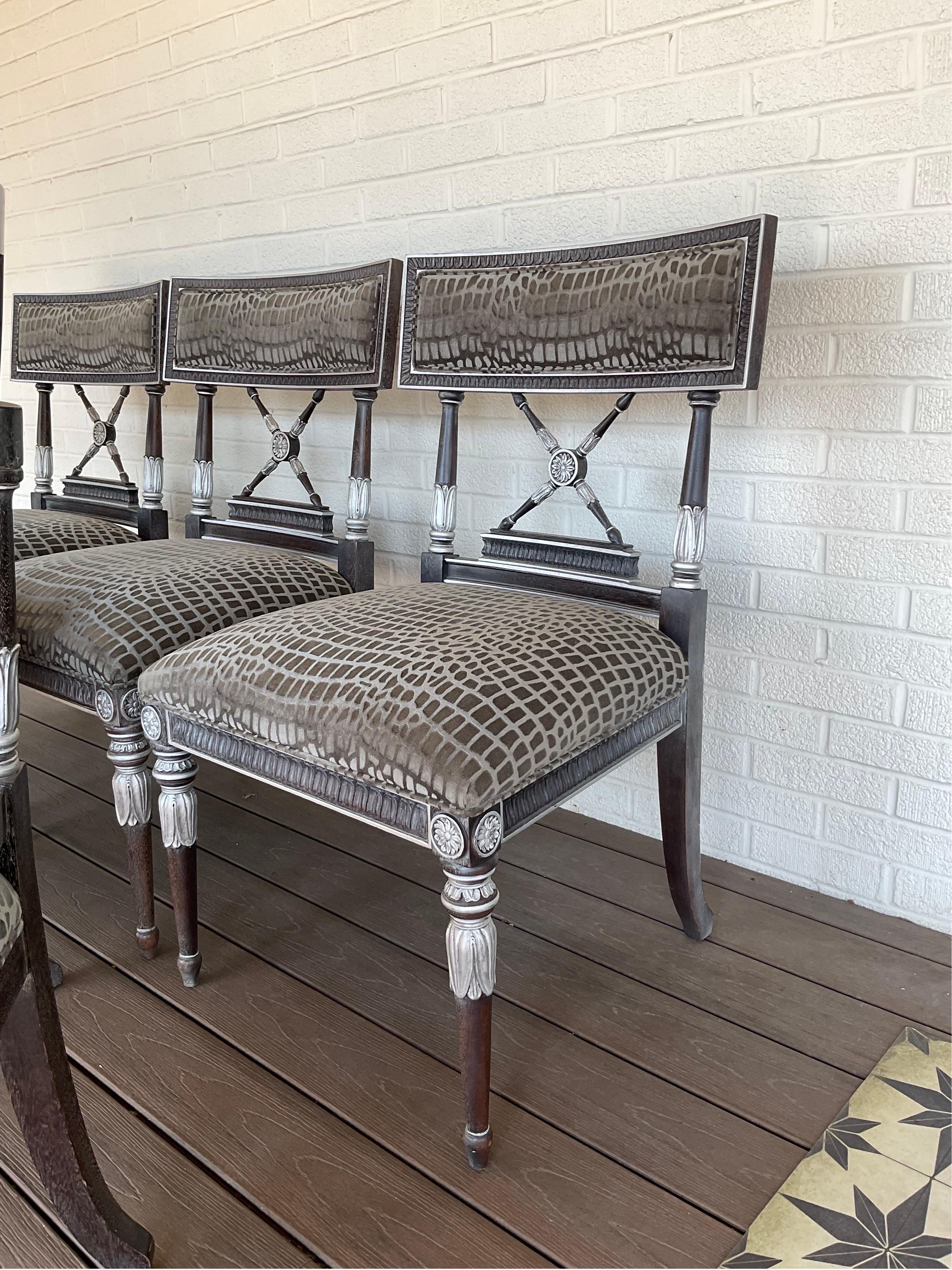 Chaises de salle à manger cérusées néoclassiques de style gustavien Hickory Furniture Co en vente 10