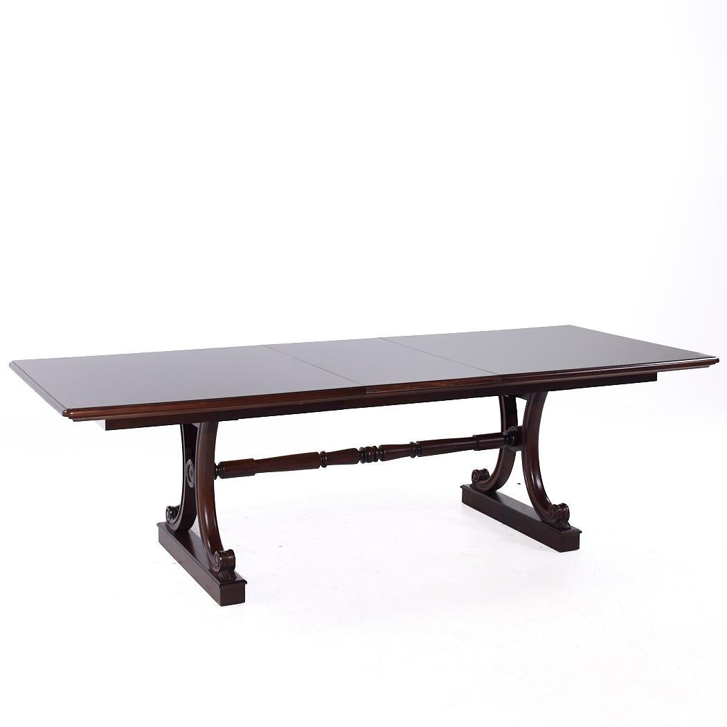 Table de salle à manger à tréteaux extensible Hickory Chair Furniture Company en vente 3