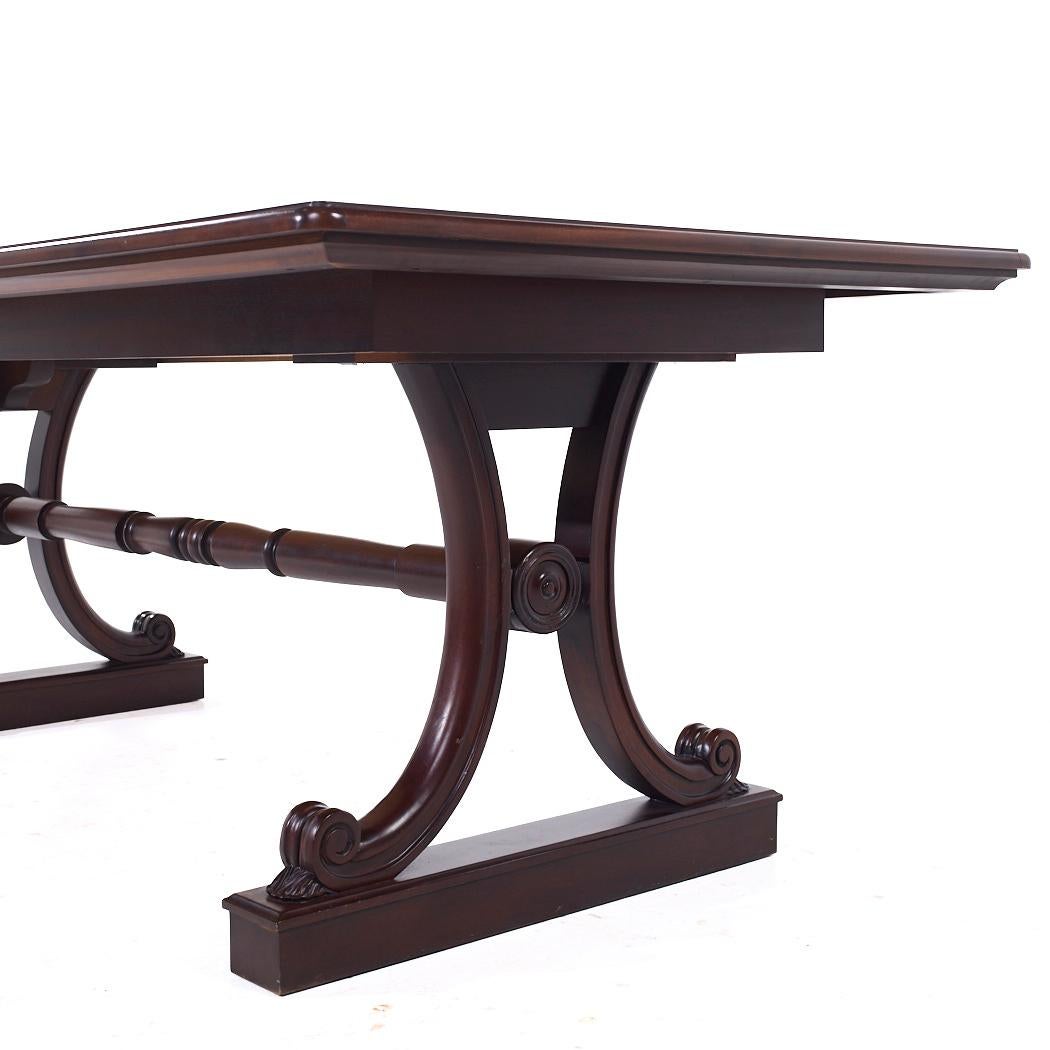 Américain Table de salle à manger à tréteaux extensible Hickory Chair Furniture Company en vente