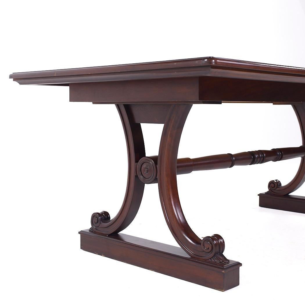 Table de salle à manger à tréteaux extensible Hickory Chair Furniture Company Bon état - En vente à Countryside, IL