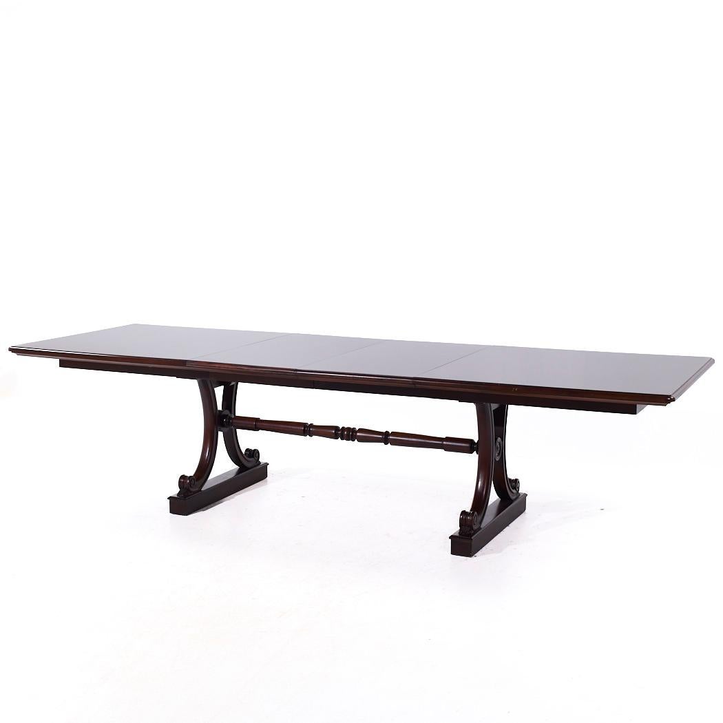 Table de salle à manger à tréteaux extensible Hickory Chair Furniture Company en vente 2
