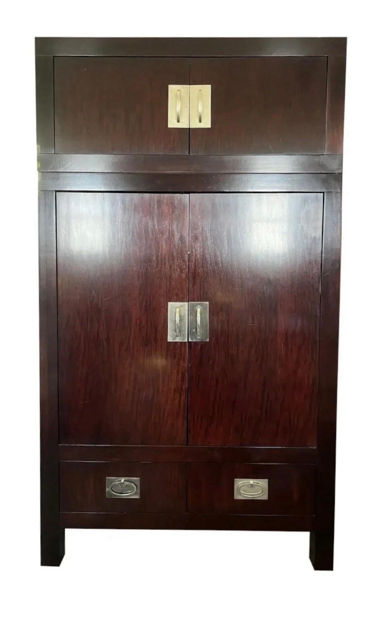 Silla Hickory Mueble diseñado por Thomas O'Brien Armario grande para medios de comunicación en Bueno estado para la venta en West Hartford, CT