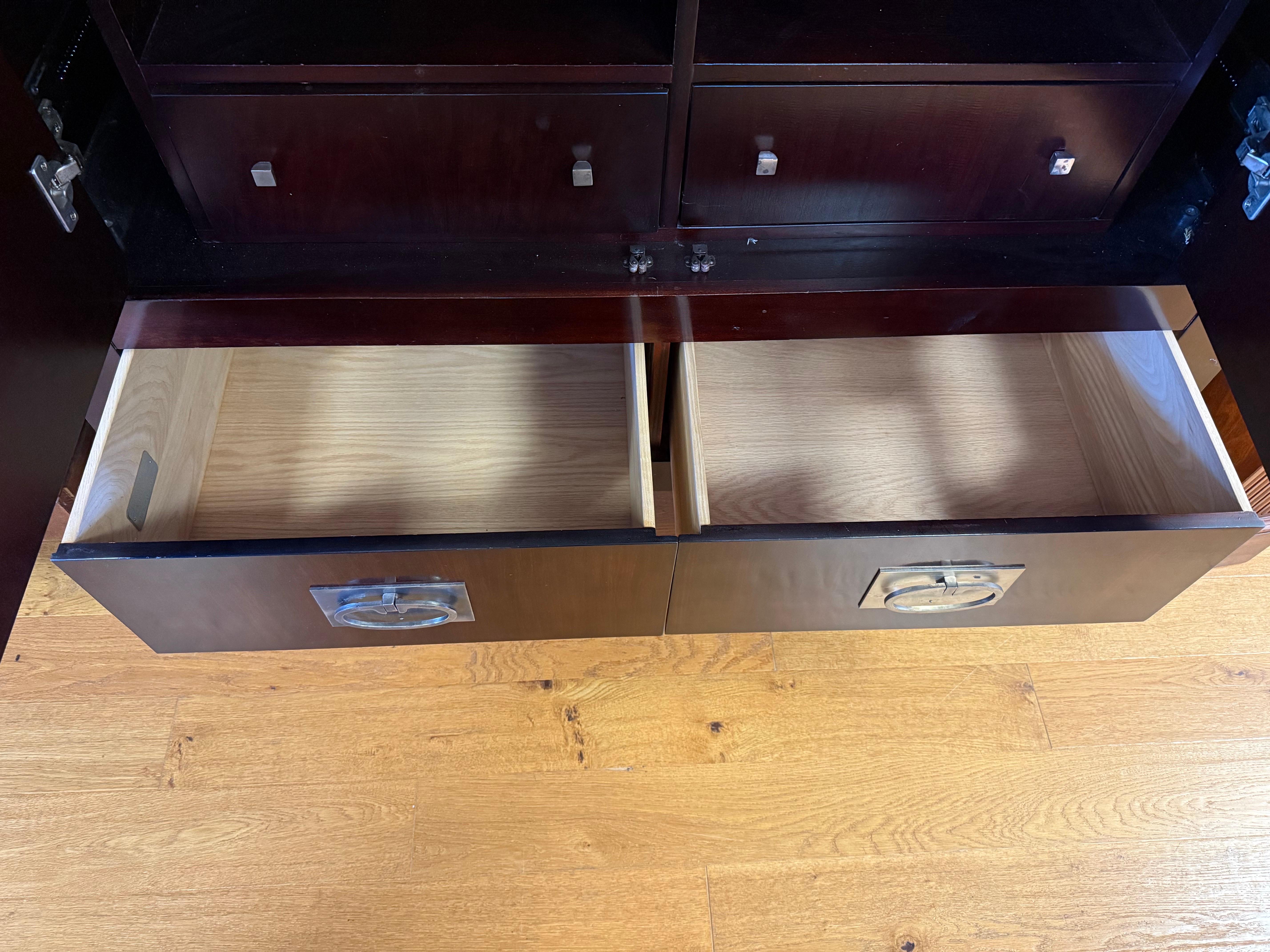 Hickory Chair Furniture Entworfen von Thomas O'Brien Großer Medienschrank Armoire (21. Jahrhundert und zeitgenössisch)