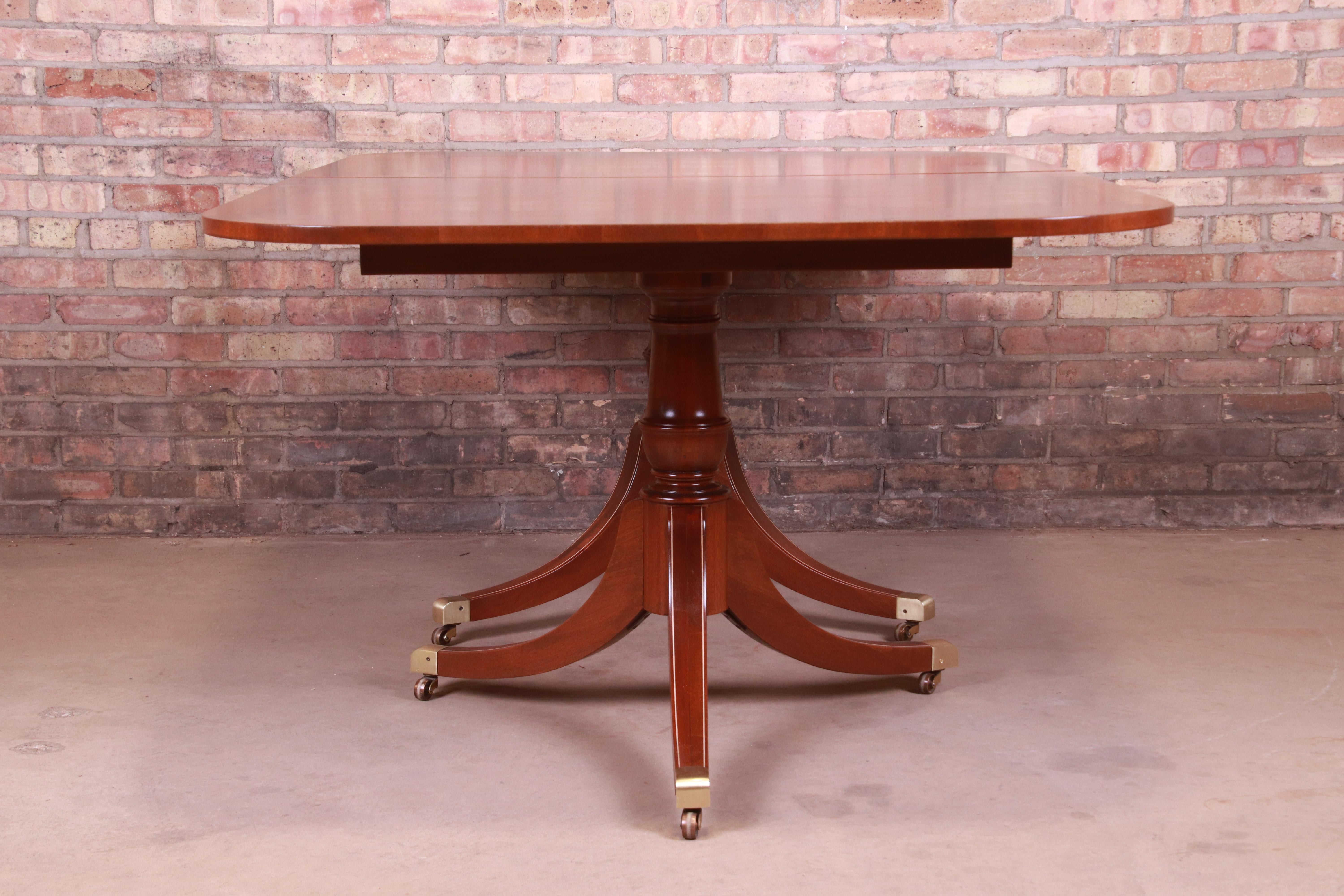 Hickory Chair Georgian Banded Mahogany Double Pedestal Dining Table, Refinished 7