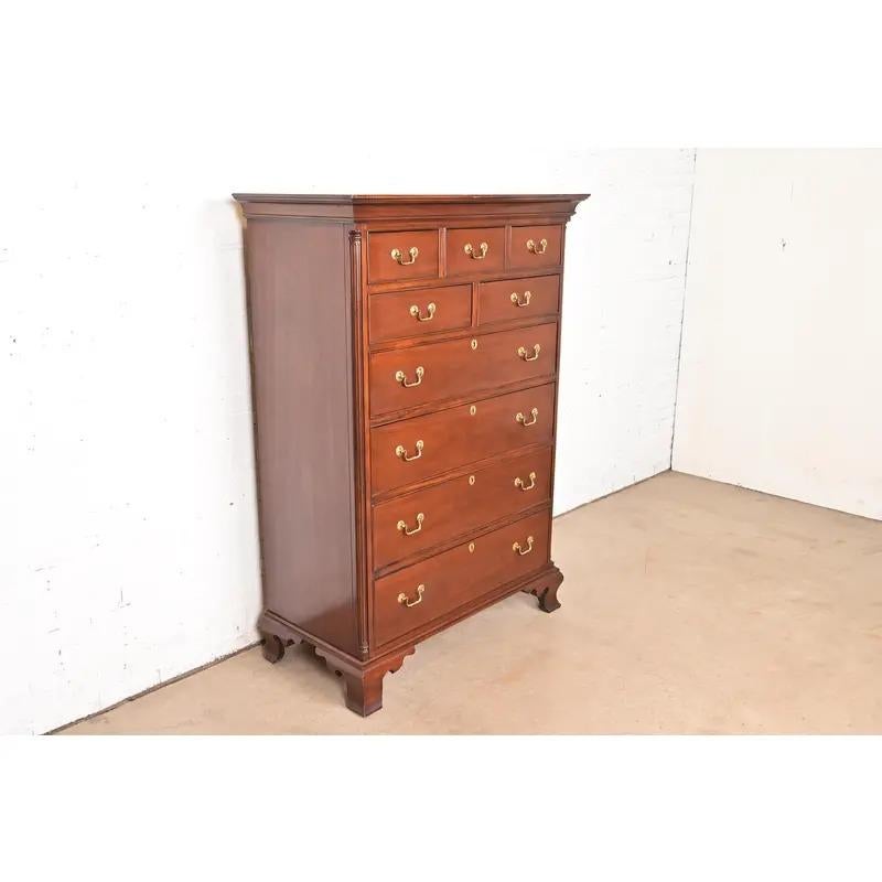 Hickory-Stuhl georgianisch geschnitzt Mahagoni Highboy Kommode im Zustand „Gut“ im Angebot in South Bend, IN