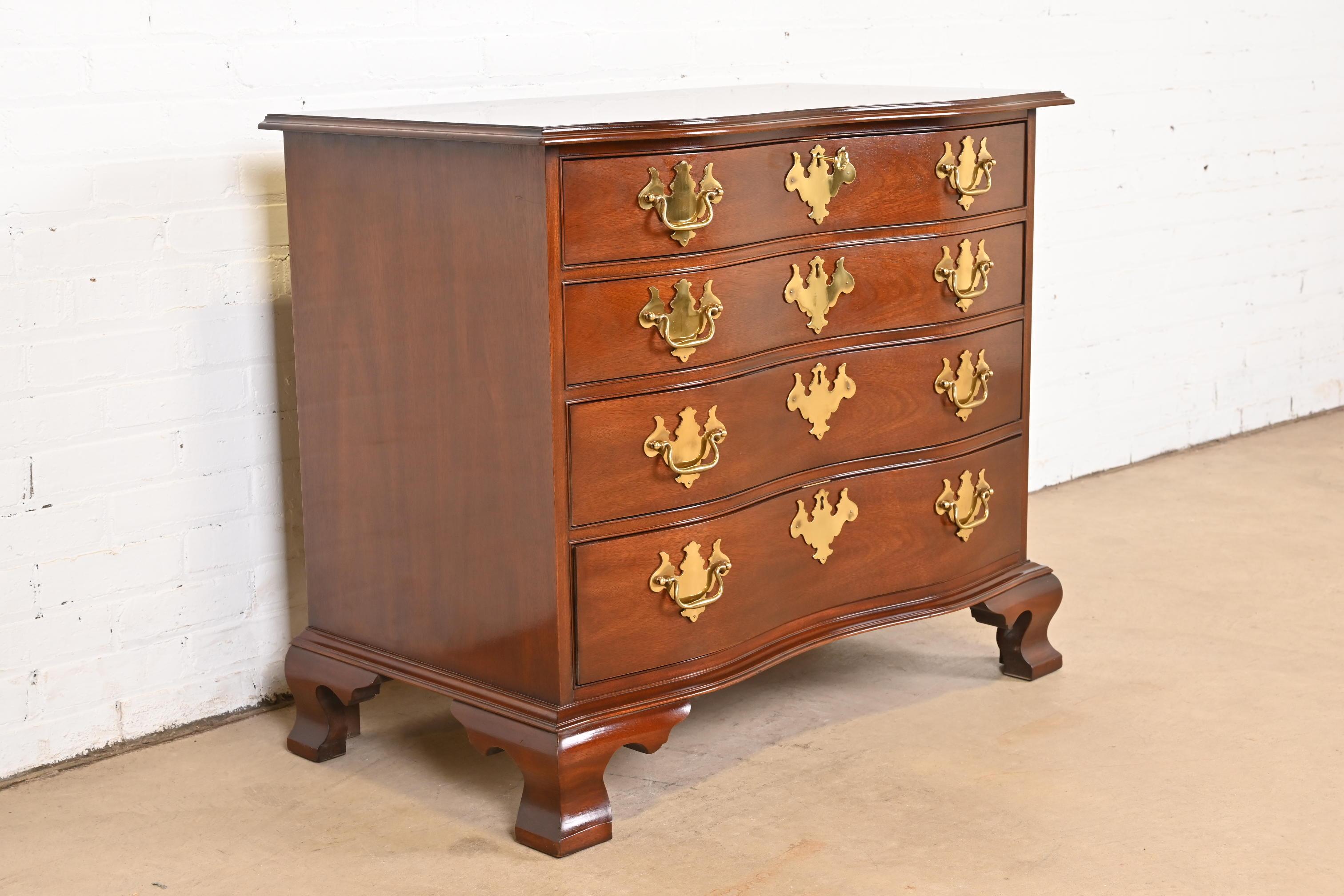 Brass Hickory Chair Georgian Solid Mahogany Serpentine Front Chest of Drawers For Sale