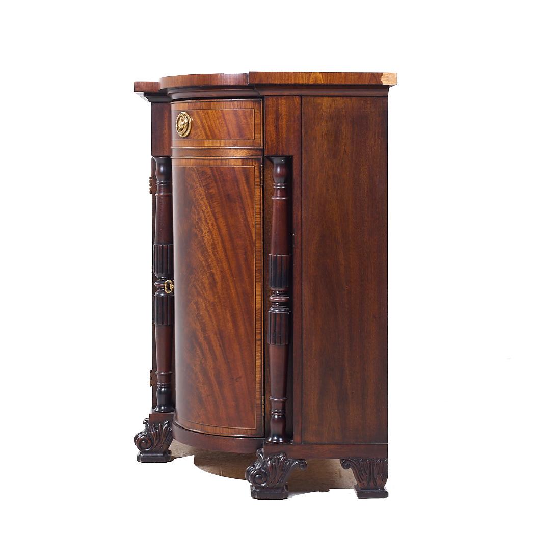 Sedia Hickory intarsiata in mogano e ottone Credenza Buffet In condizioni buone in vendita a Countryside, IL