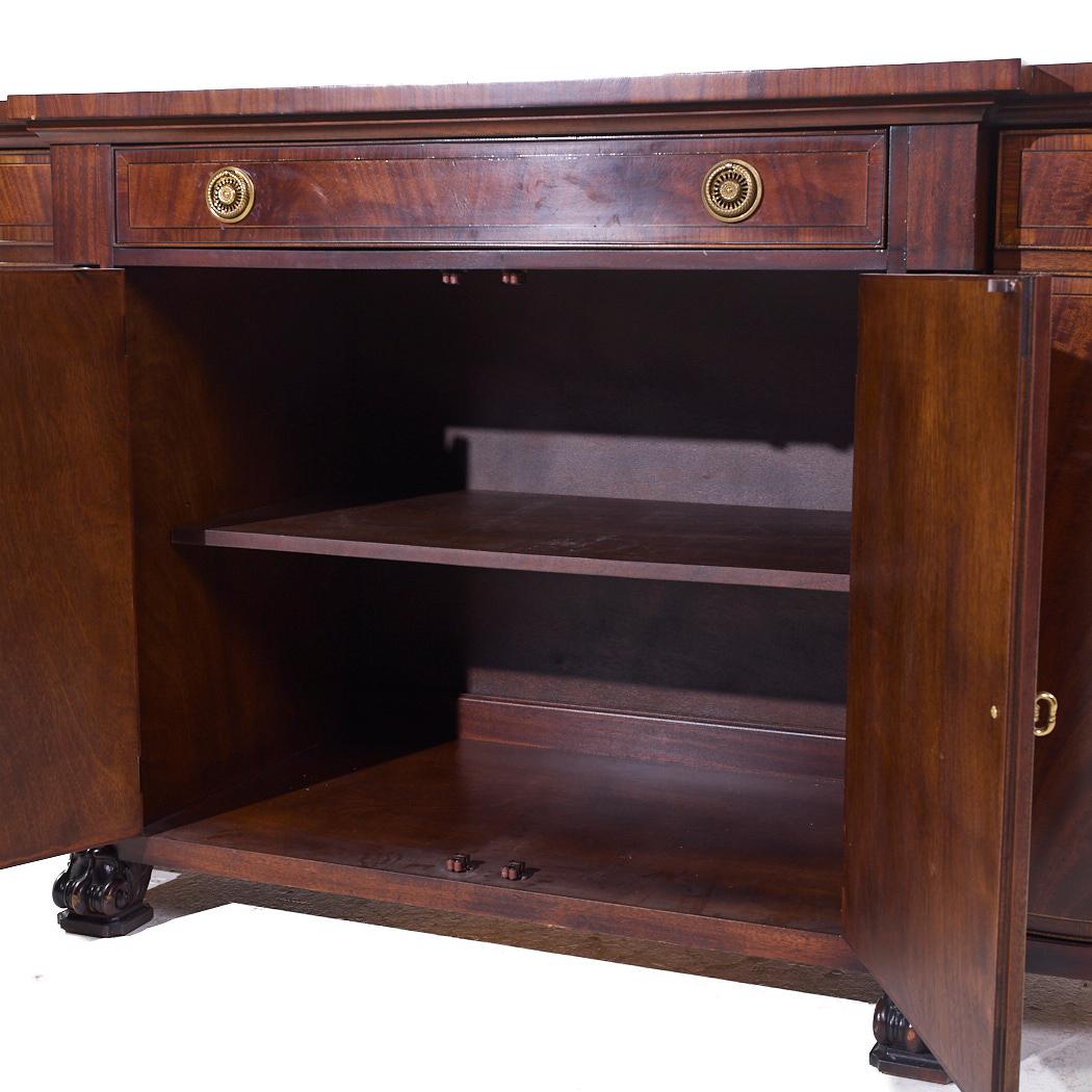 Ottone Sedia Hickory intarsiata in mogano e ottone Credenza Buffet in vendita
