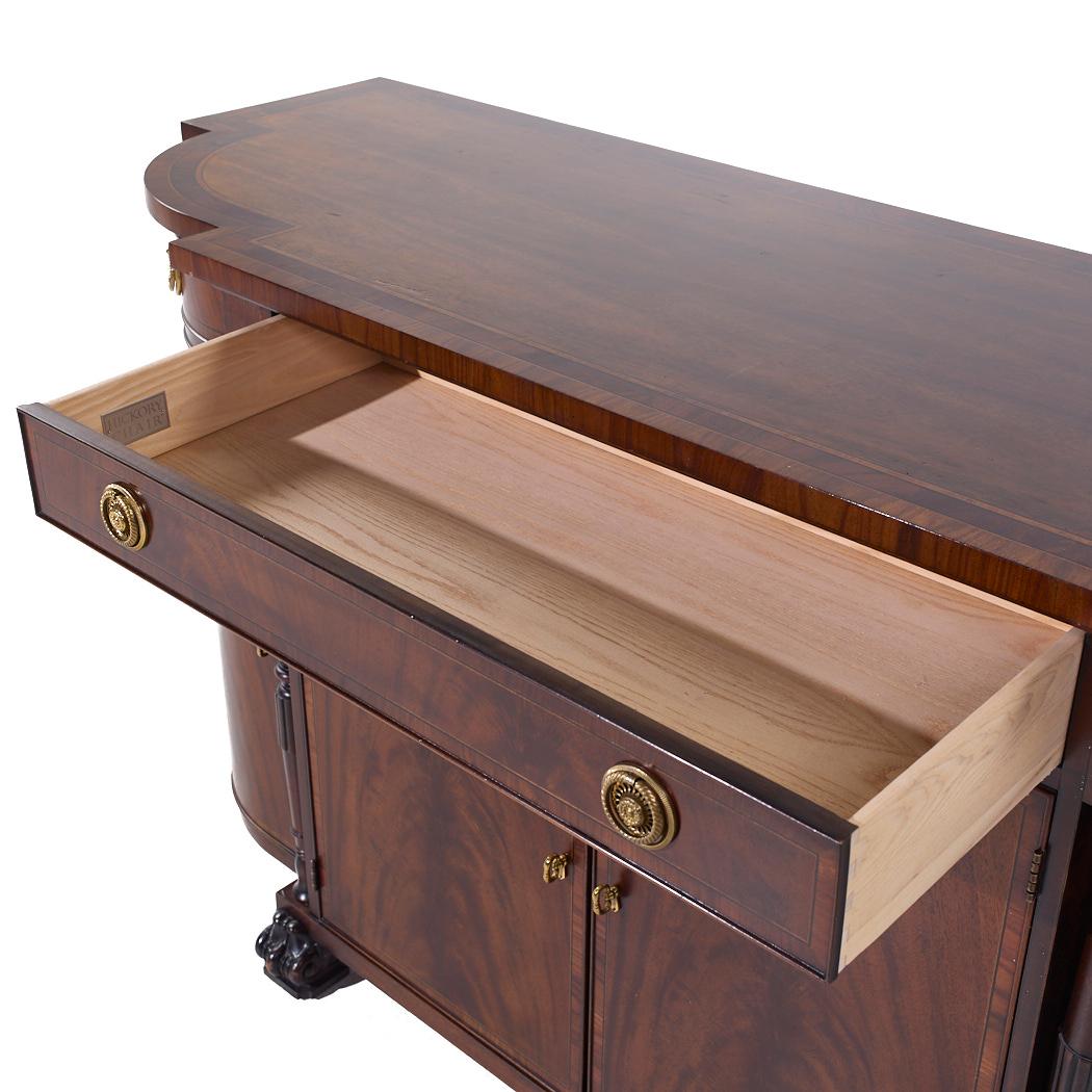 Sedia Hickory intarsiata in mogano e ottone Credenza Buffet in vendita 2