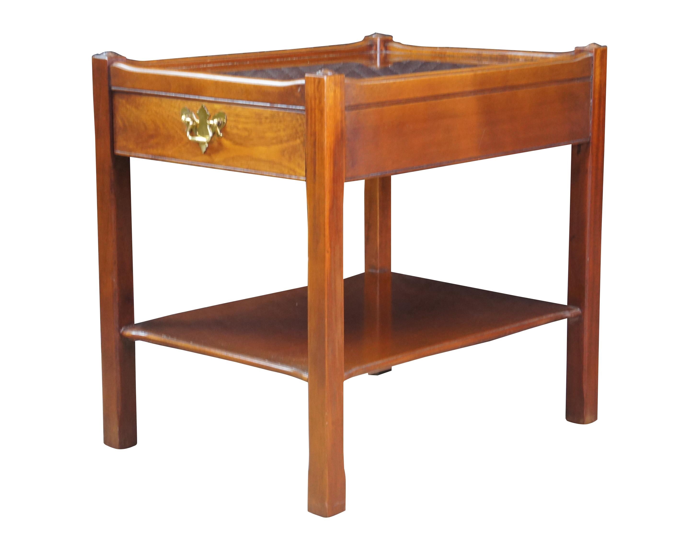 Hickory Chair James River Collection Chippendale Mahogany Nightstands End Tables In Good Condition In Dayton, OH