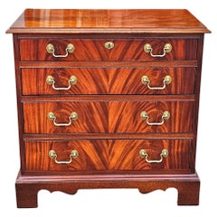 Commodes and Chests of Drawers