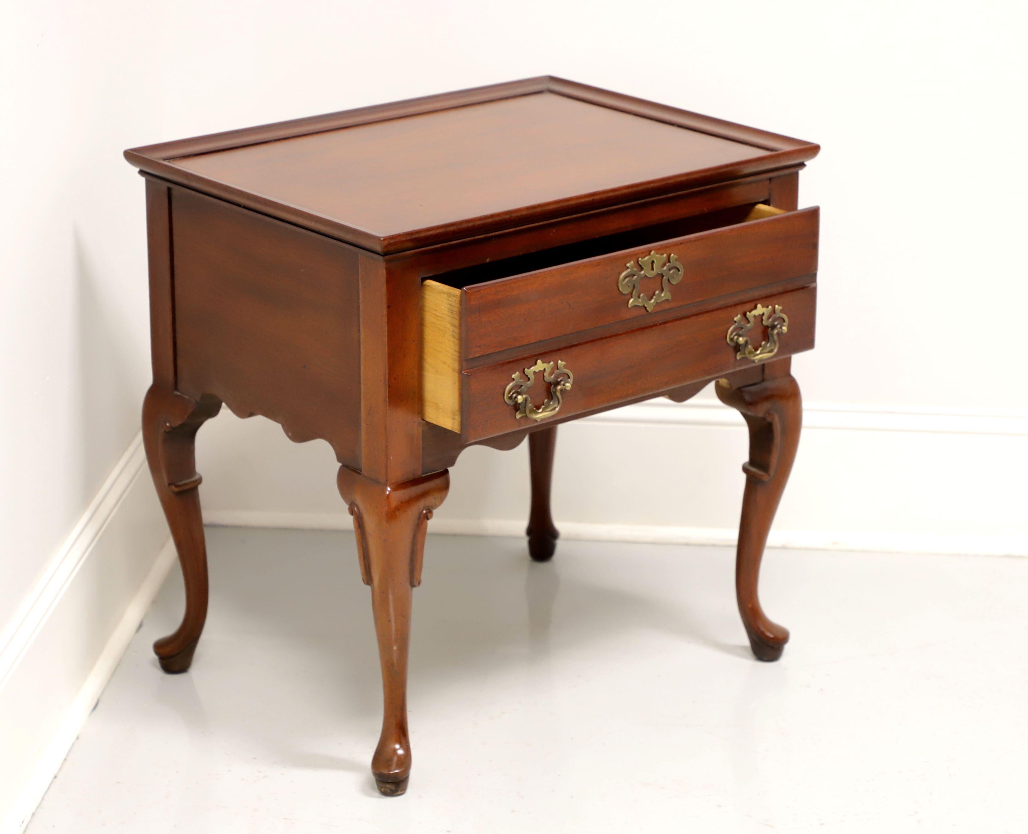 20th Century HICKORY CHAIR James River Mahogany Queen Anne Nightstand / Accent Side Table - B