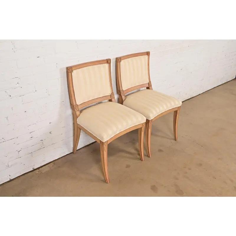 Fin du 20e siècle Chaise Hickory Klismos ou chaises de salle à manger Louis XVI de style Régence française, paire en vente