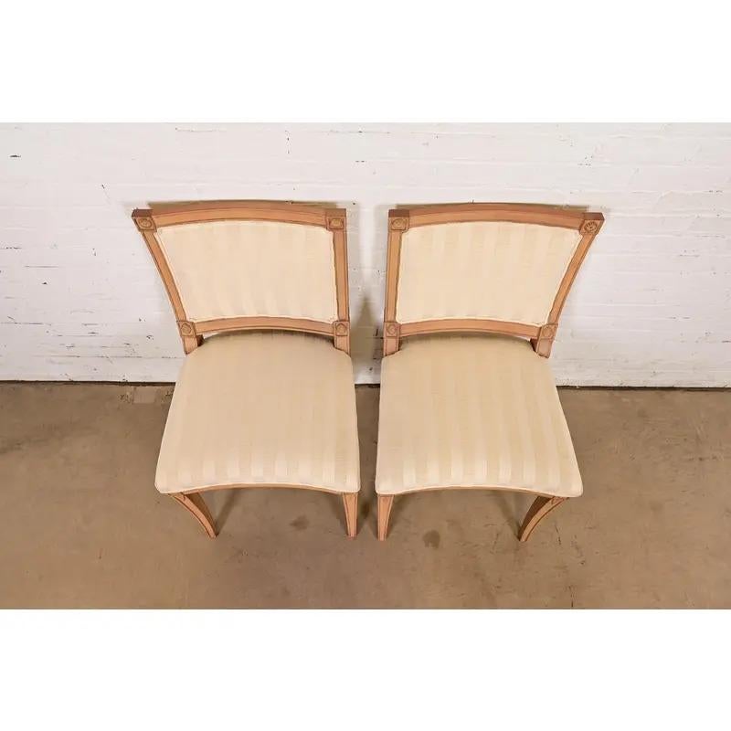 Tissu d'ameublement Chaise Hickory Klismos ou chaises de salle à manger Louis XVI de style Régence française, paire en vente