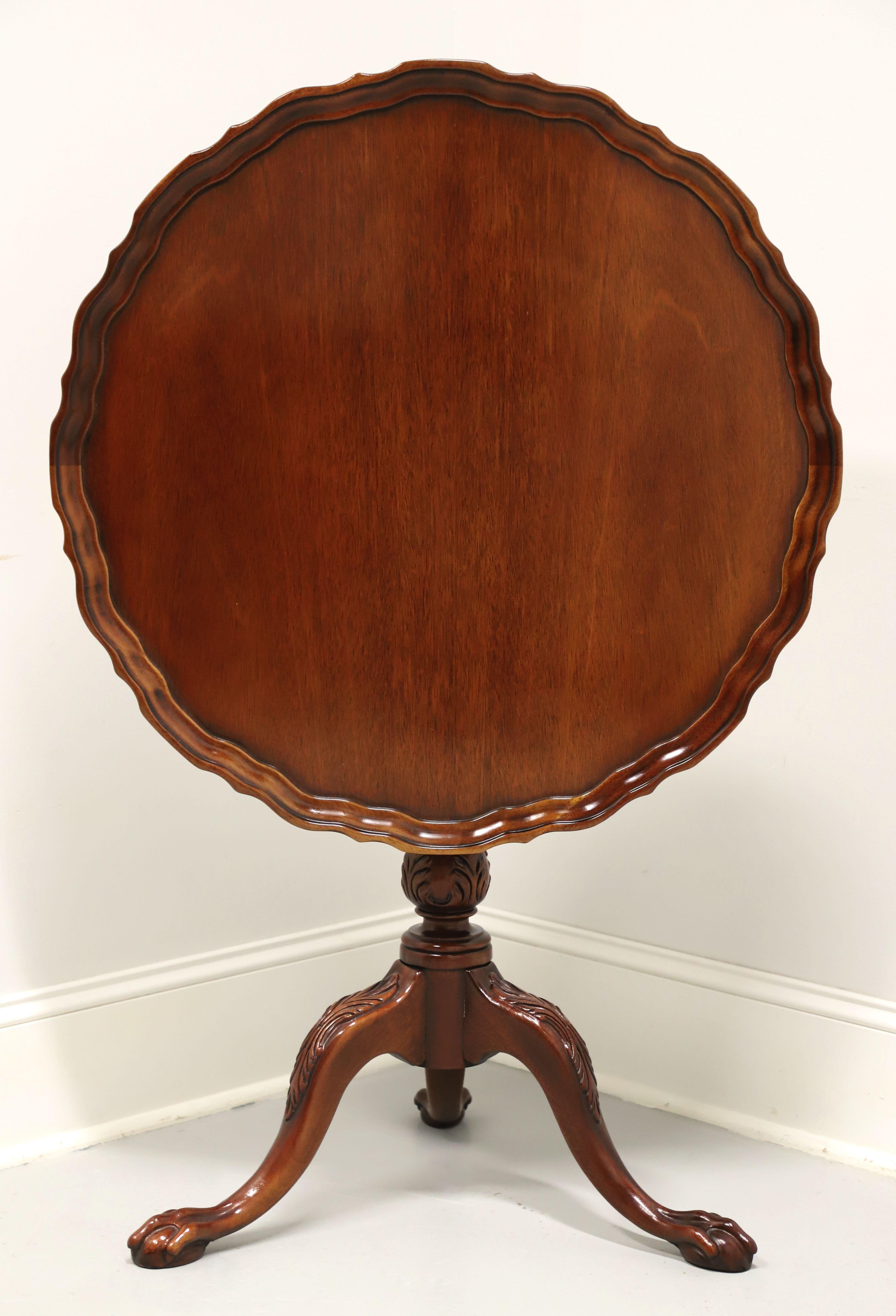 HICKORY CHAIR Mahogany Chippendale Tilt-Top Pie Crust Table For Sale 4