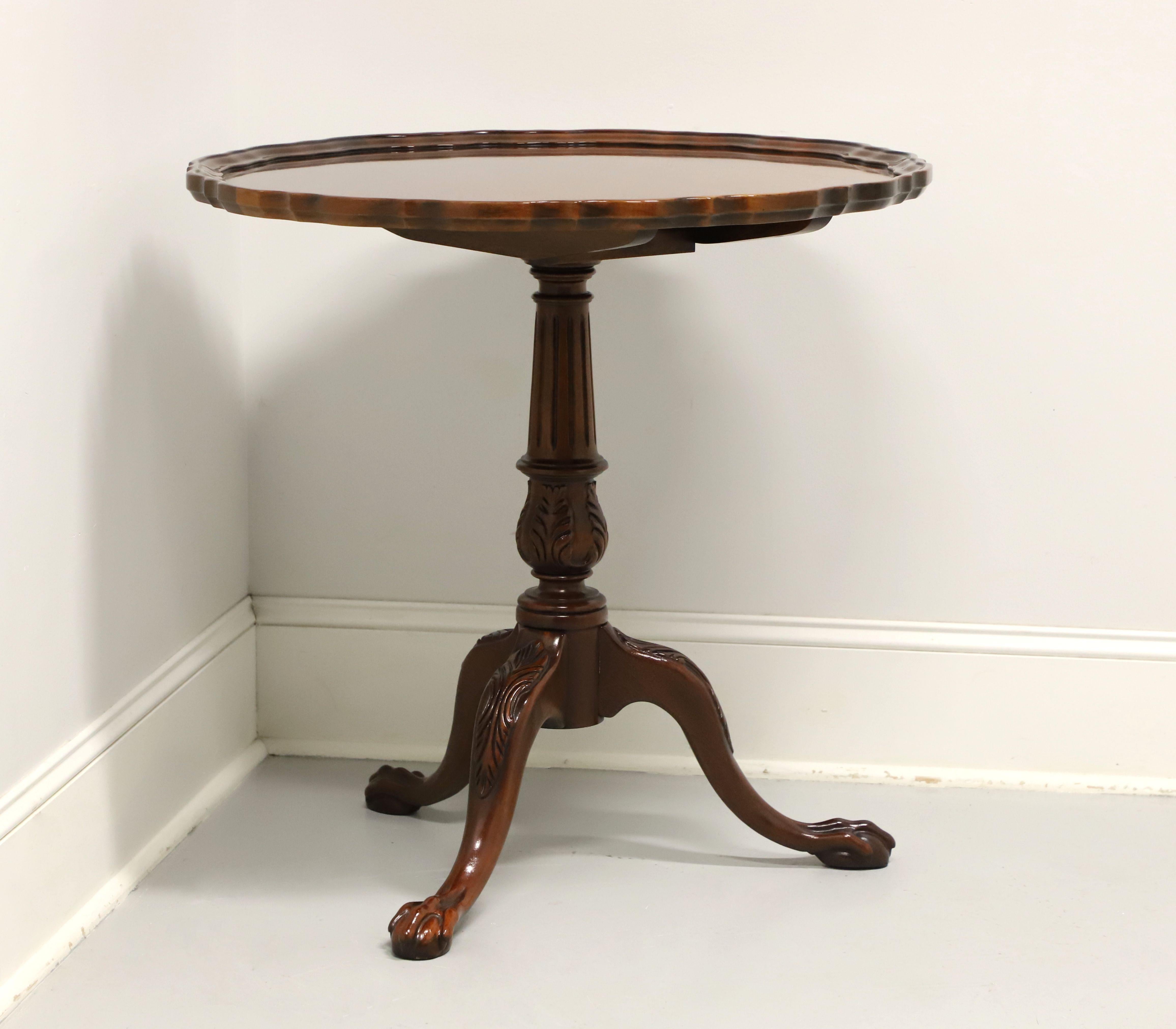 American HICKORY CHAIR Mahogany Chippendale Tilt-Top Pie Crust Table For Sale