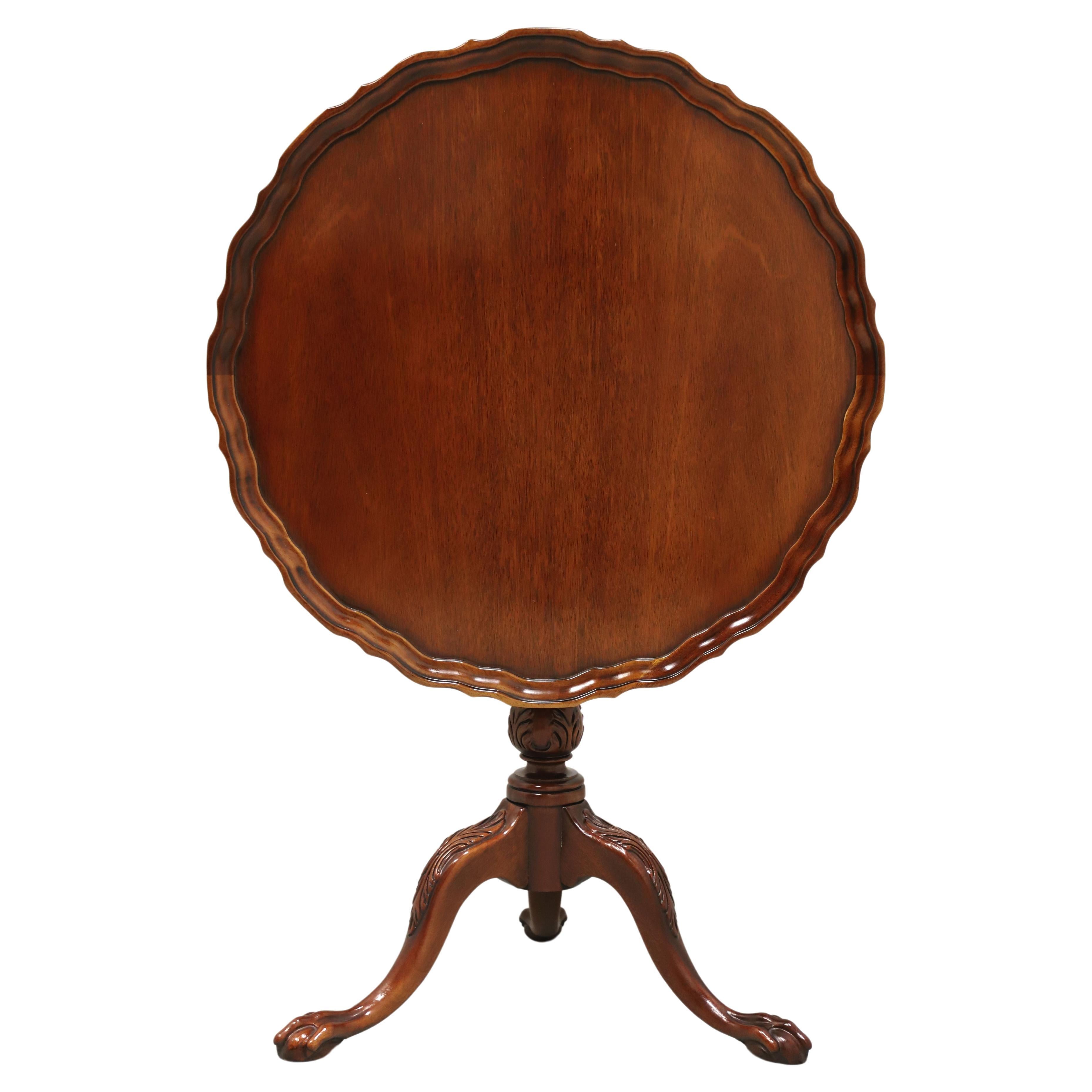 HICKORY CHAIR Mahogany Chippendale Tilt-Top Pie Crust Table For Sale