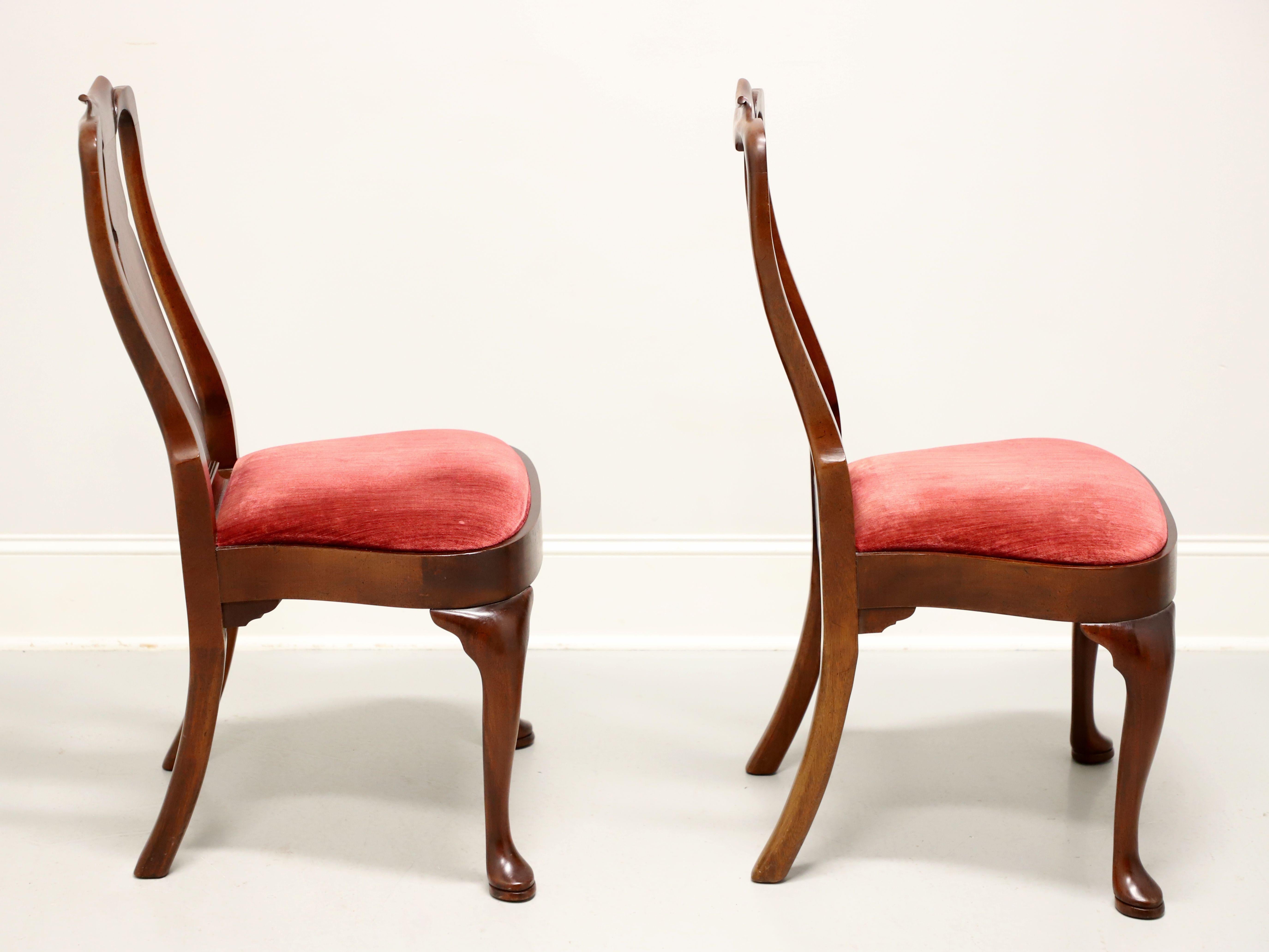 HICKORY CHAIR Mahogany Queen Anne Dining Side Chairs - Pair C In Good Condition For Sale In Charlotte, NC