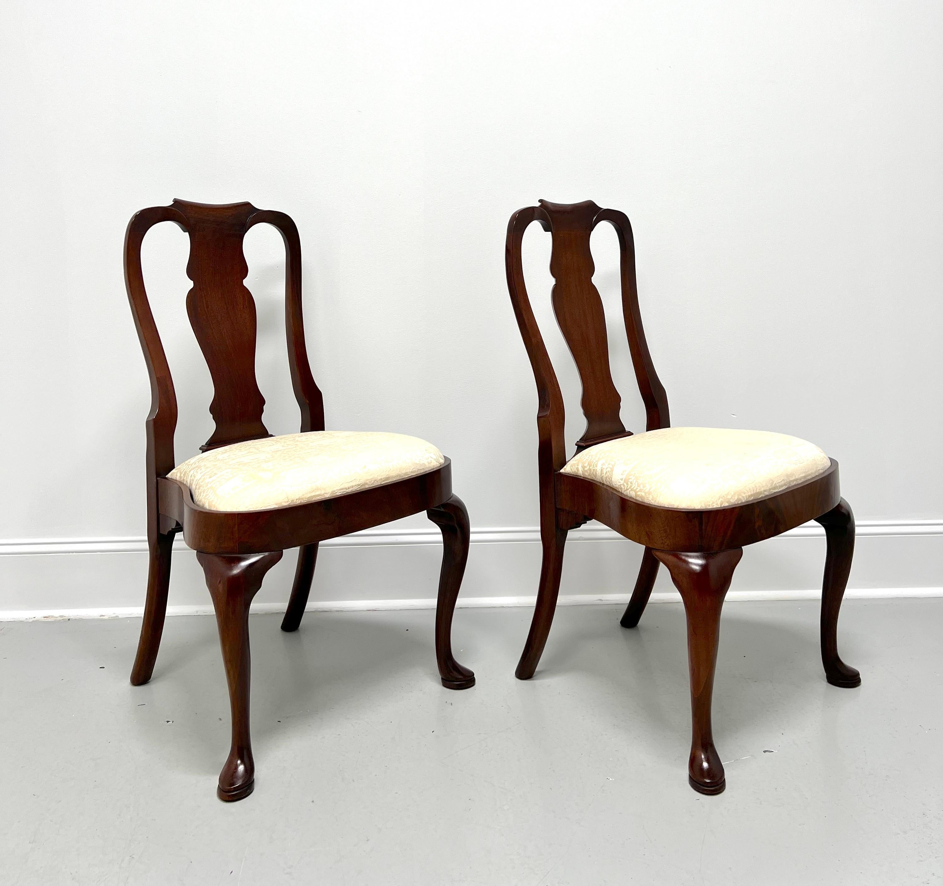 American HICKORY CHAIR Mahogany Queen Anne Dining Side Chairs - Pair For Sale