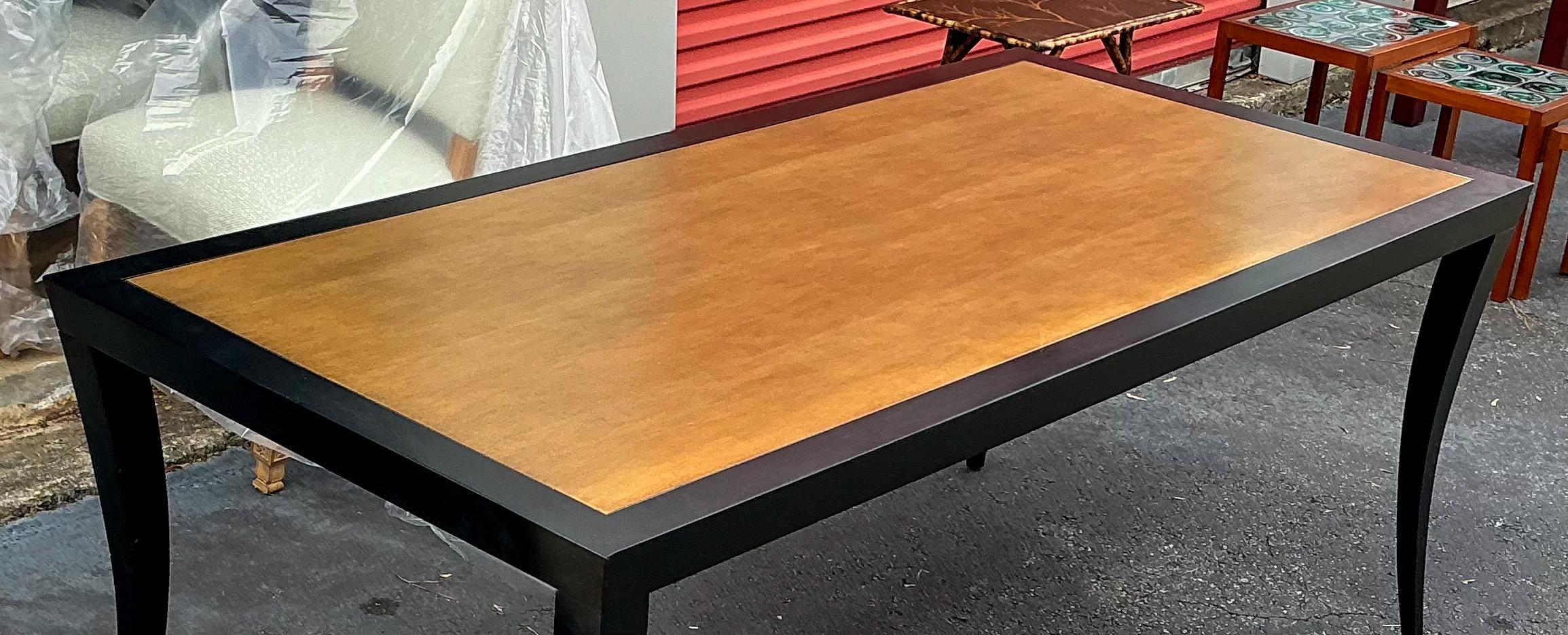 Hickory Chair Modern Saber Leg Dining Table Or Desk W/ Saber Leg - James River (21. Jahrhundert und zeitgenössisch) im Angebot