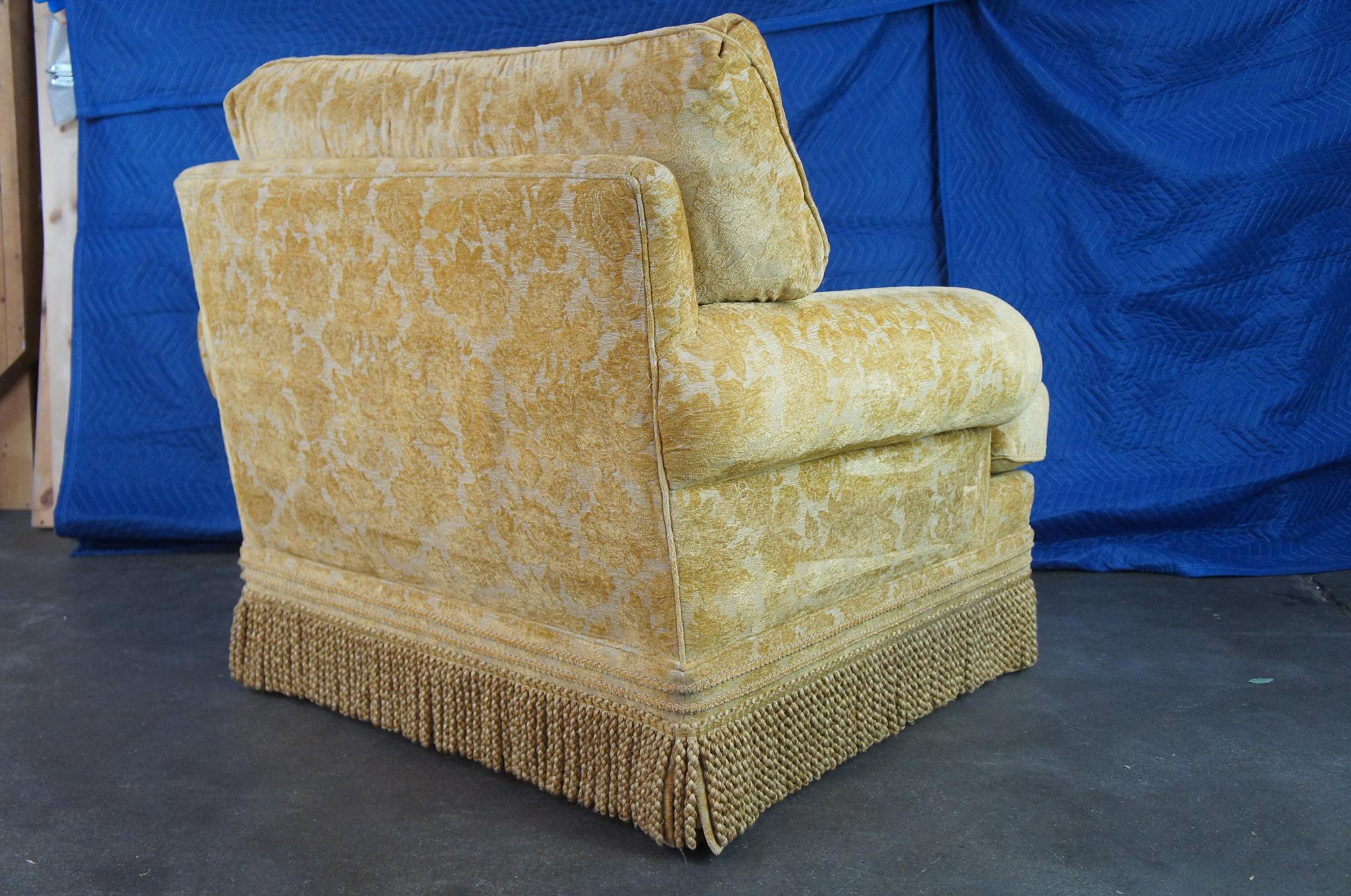 Hickory Chair Oversize Upholstered Rolled Arm Library Club Down Filled In Good Condition In Dayton, OH