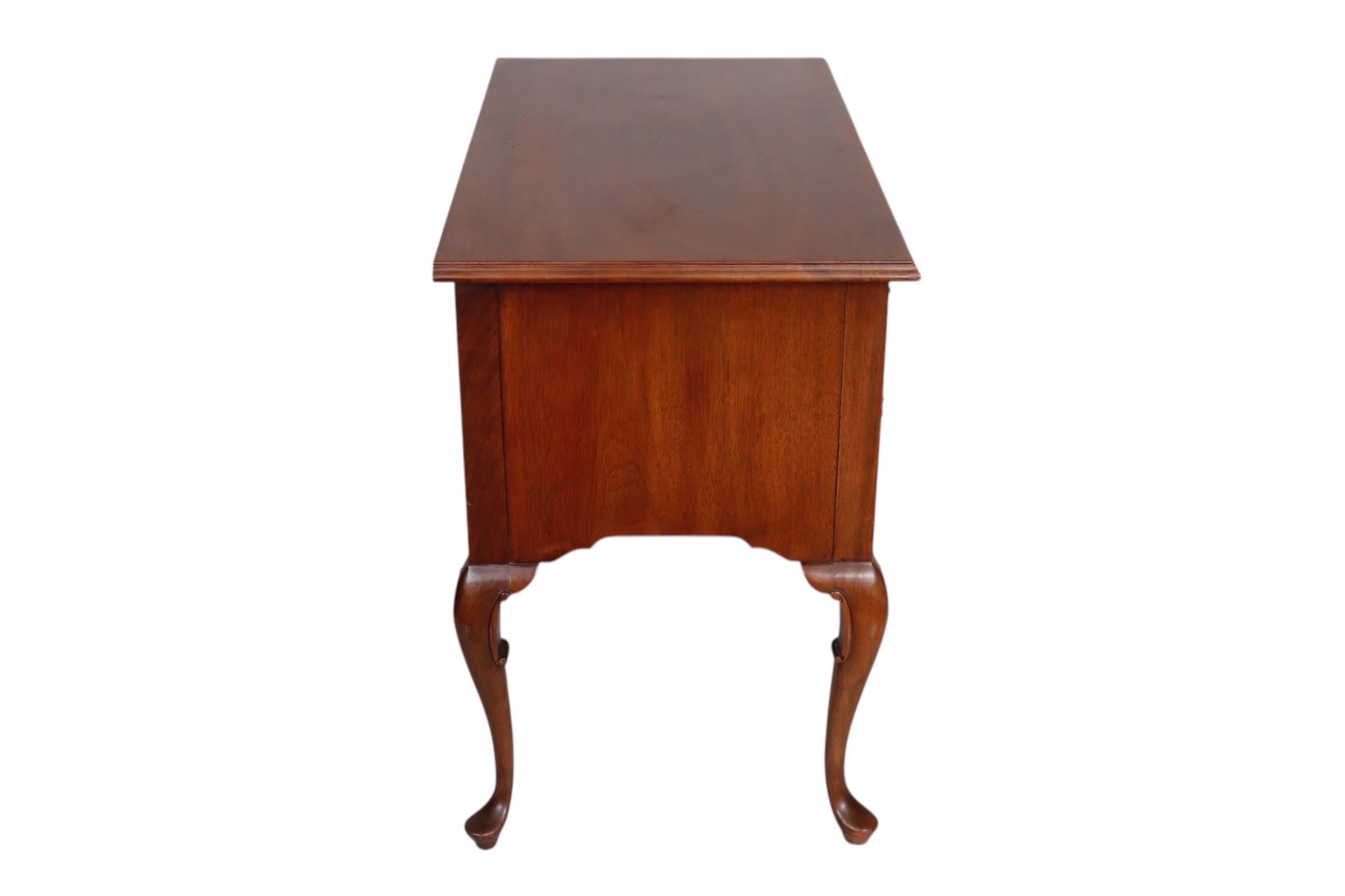 Americano Sedia Hickory Queen Anne Lowboy in vendita