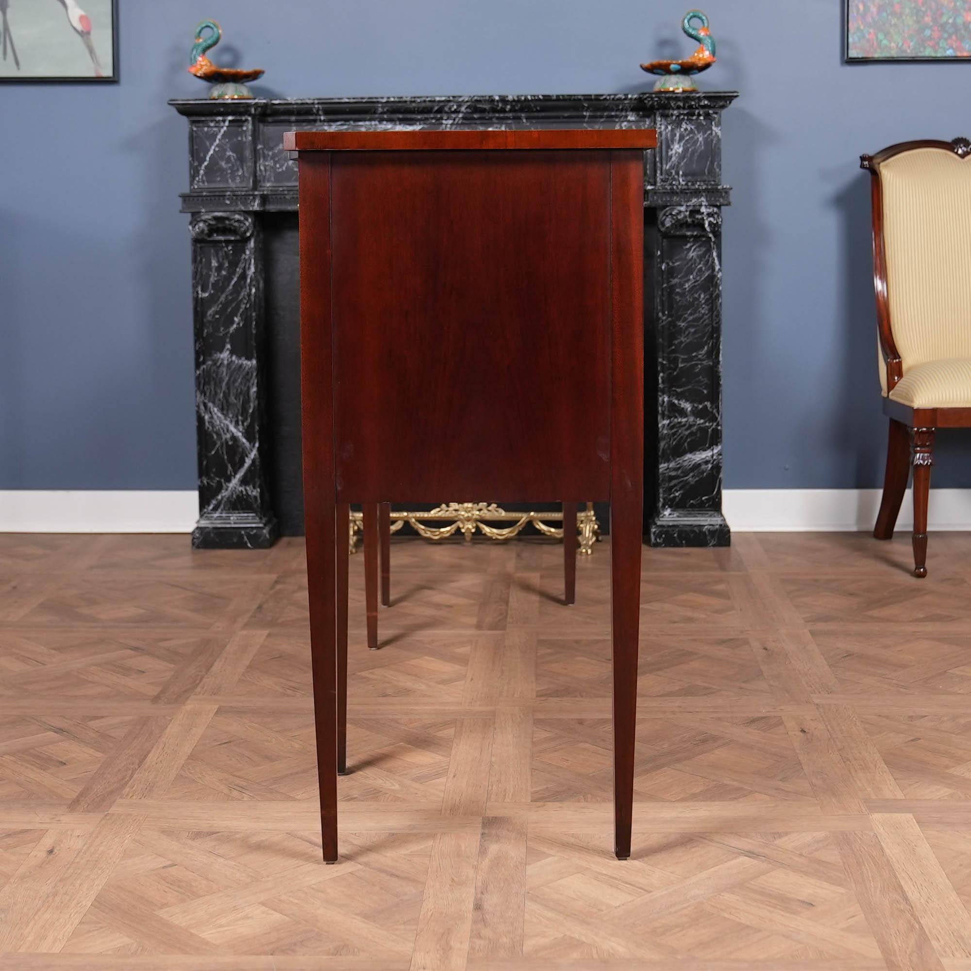 Buffet Hickory Chair en vente 8
