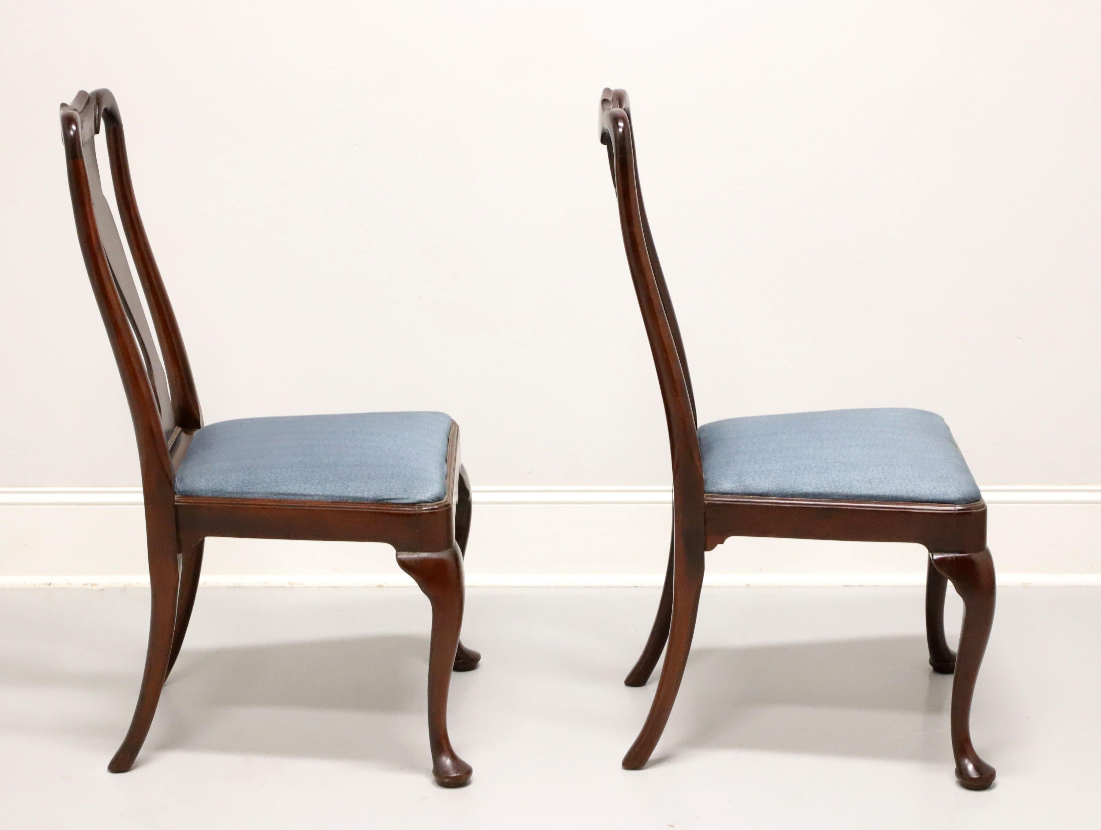 HICKORY CHAIR Solid Mahogany Queen Anne Style Dining Side Chairs - Pair B In Good Condition In Charlotte, NC