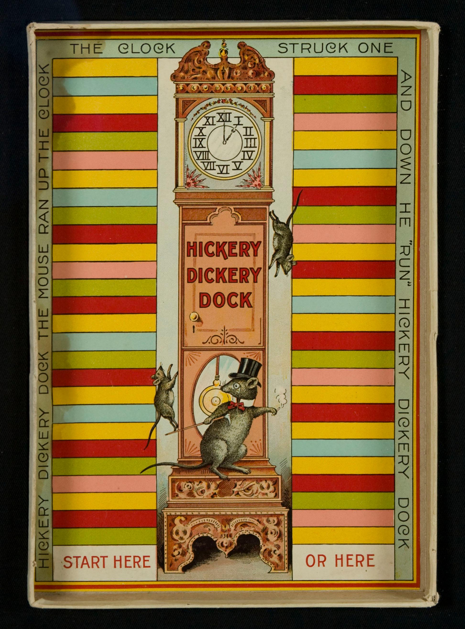 Dock Hickory Dickery : Jeu de société des premiers frères Parker avec de superbes graphismes de chat et de souris et d'horloge à grande caisse, 1900.

Breveté en 1899 et produit en 1900, ce jeu de société coloré de Parker Brothers présente des