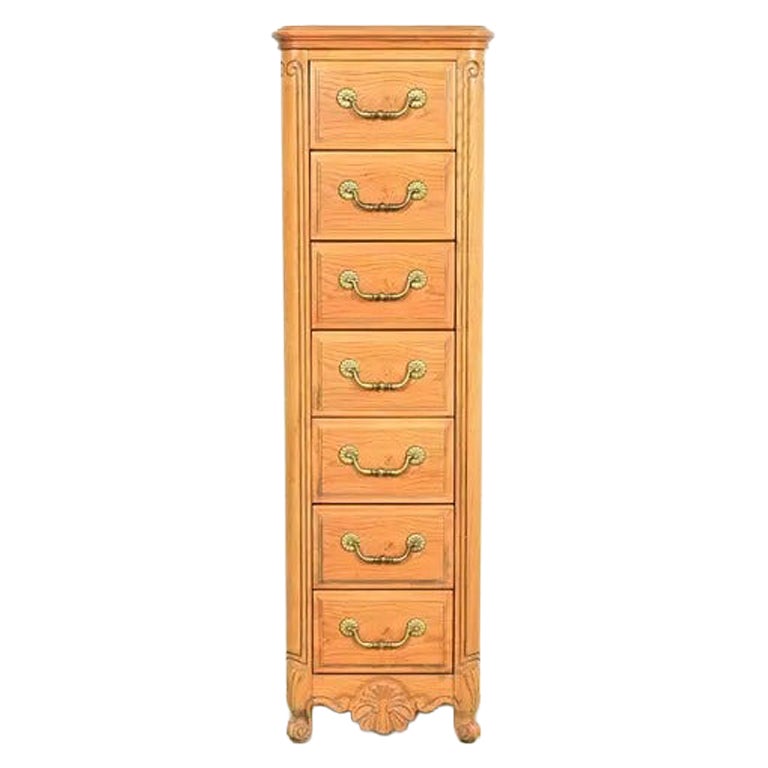 Hickory Französisch Provincial Louis XV geschnitzt Eiche Dessous Chest oder Semainier
