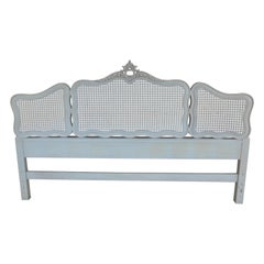 Tête de lit de roi de style Louis XV à dos canné bleu