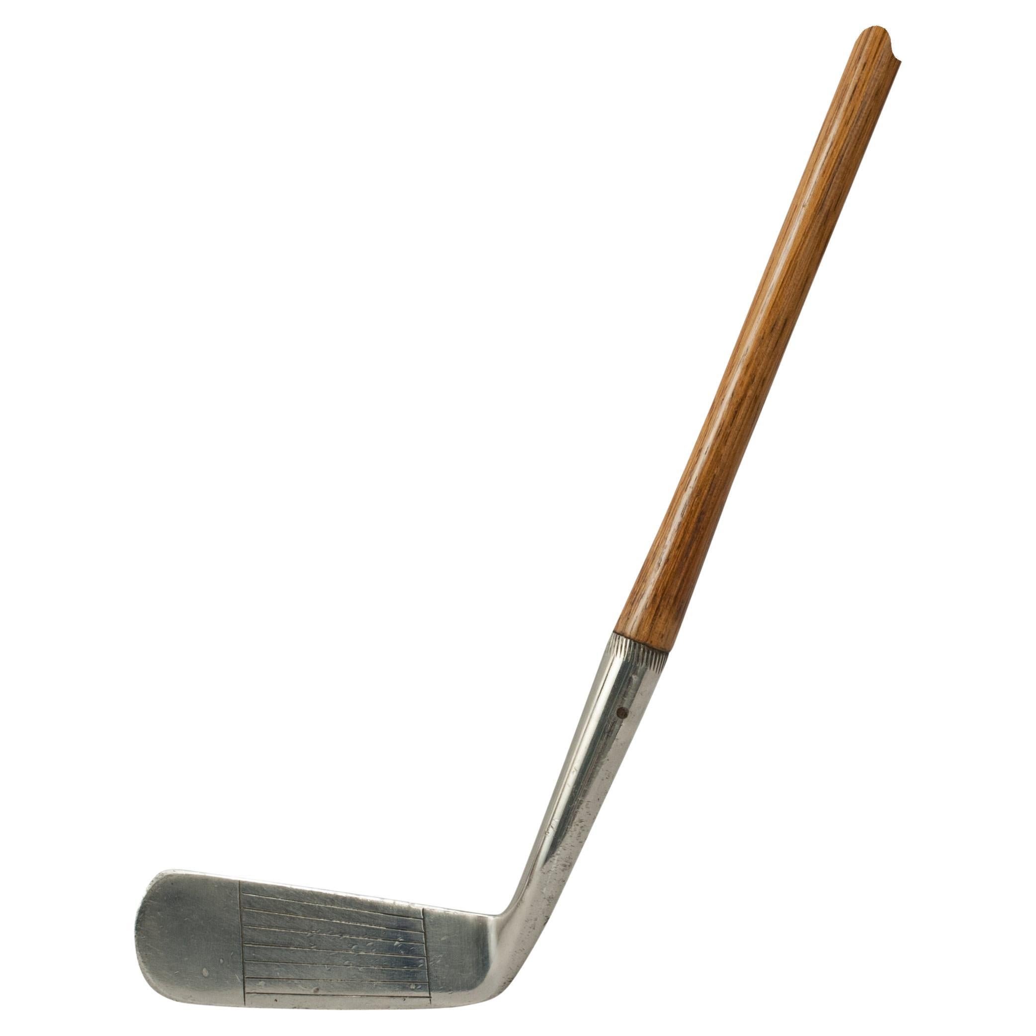 Hickory Golf Club, Spalding Wryneck Putter at 1stDibs