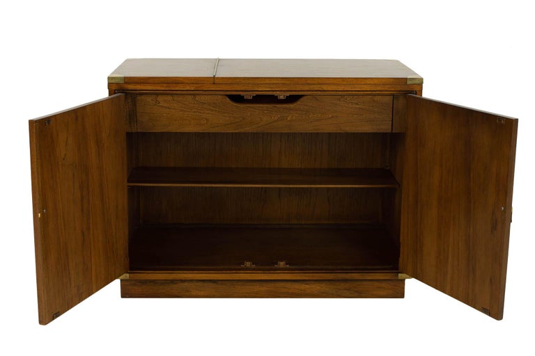 Hickory Manufacturing Company Mid Century Burlwood Bar Serving Cart at