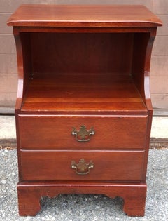 Hickory Manufacturing Mahogany Bedside Table